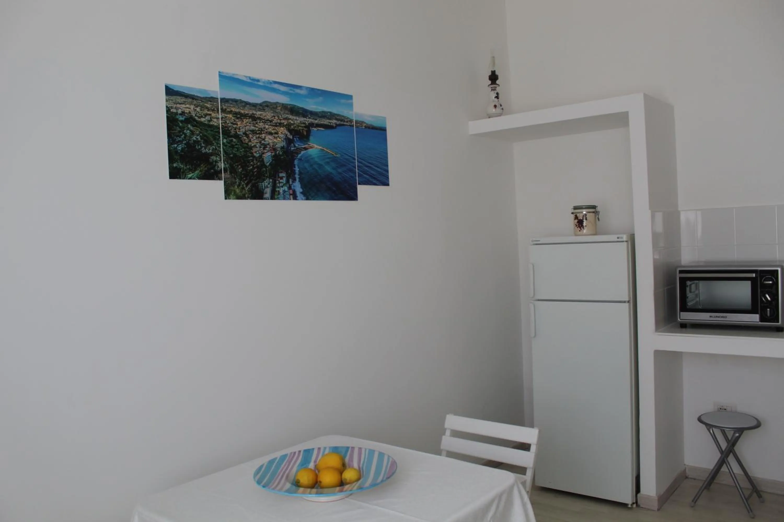 Kitchen or kitchenette in Sunset rooms