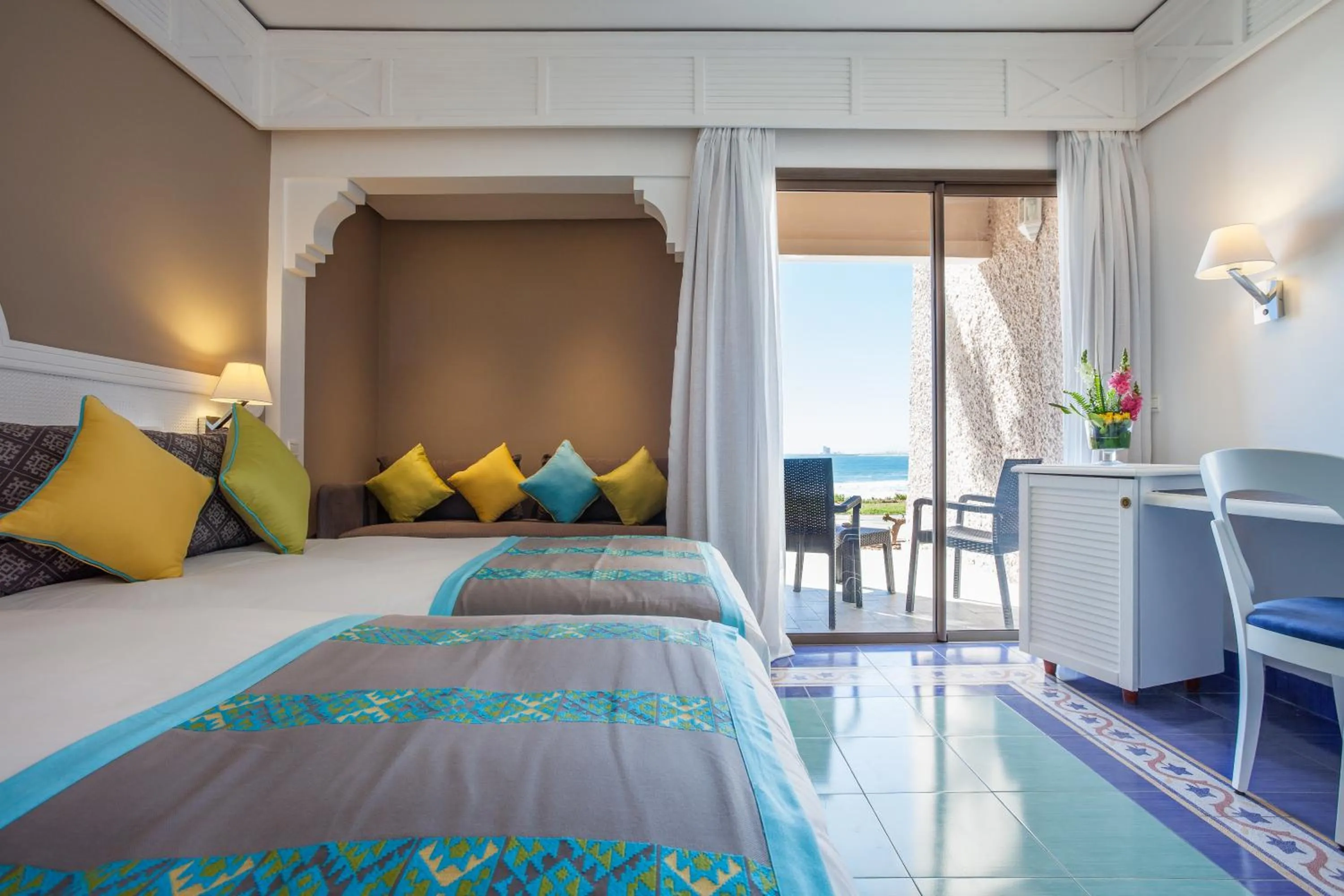Sea view, Bed in Dunes d'Or Ocean Club