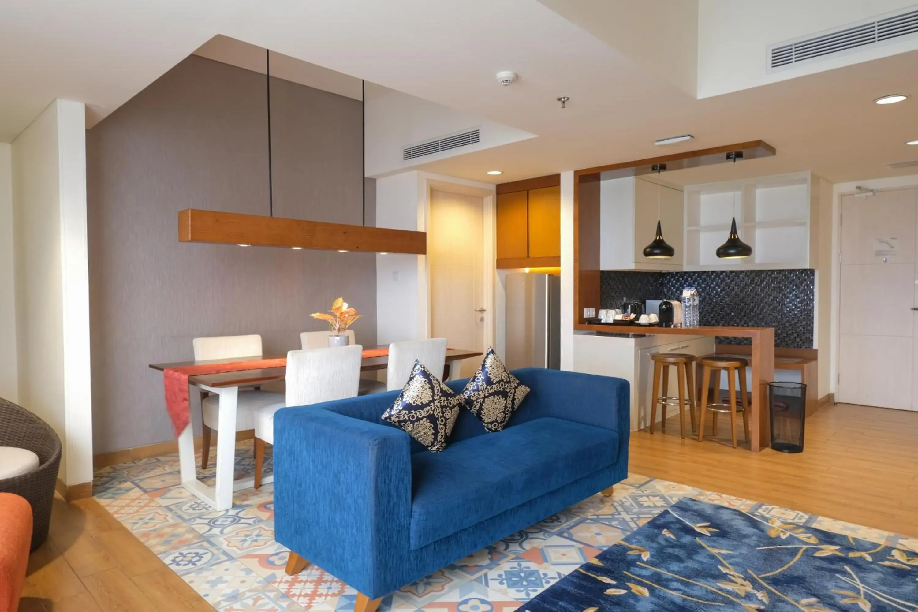 Living room in The Alana Hotel and Conference Sentul City by ASTON Living room in The Alana Hotel and Conference Sentul City by ASTON