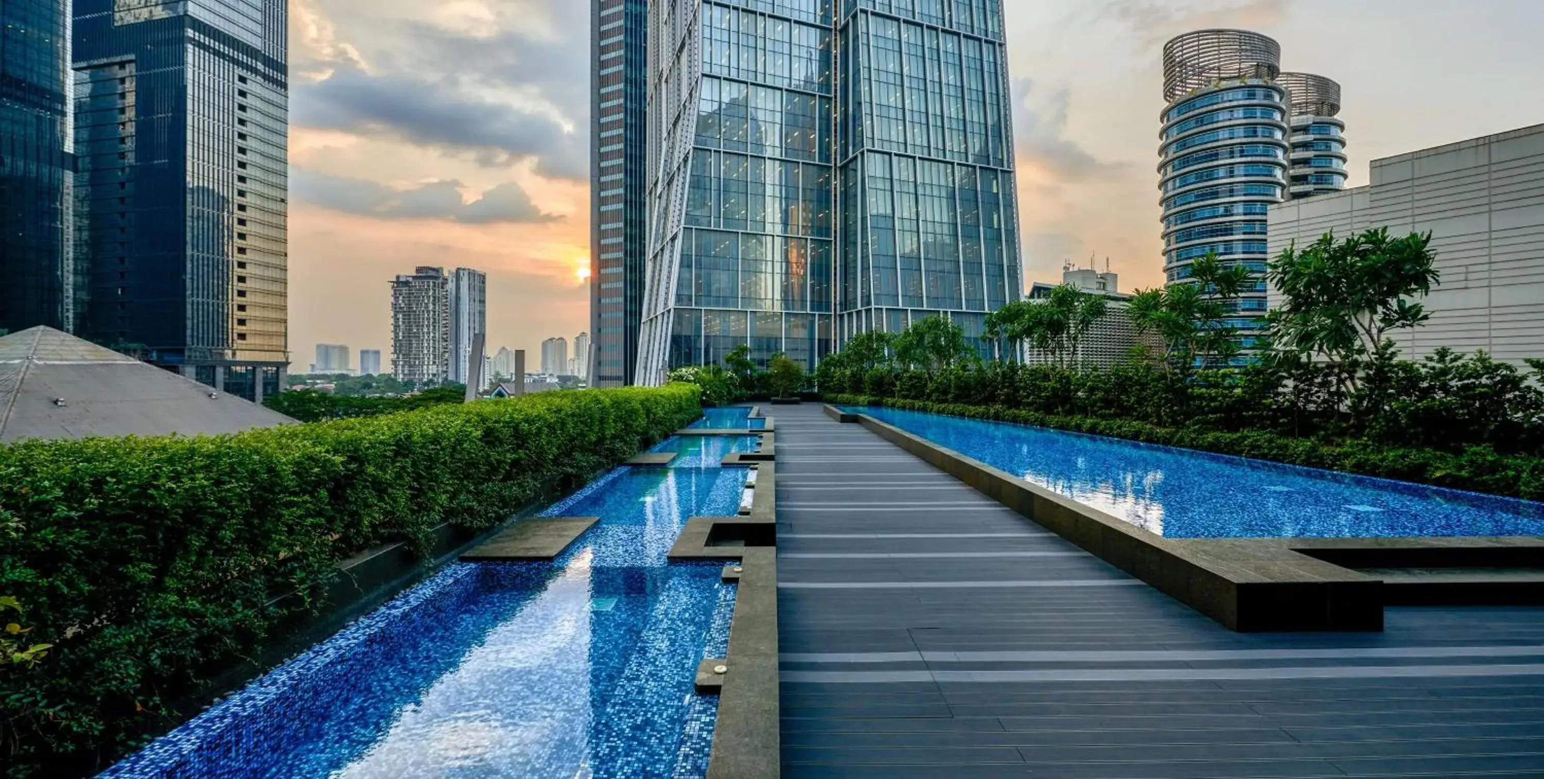 Swimming pool in Alila SCBD Jakarta Swimming pool in Alila SCBD Jakarta