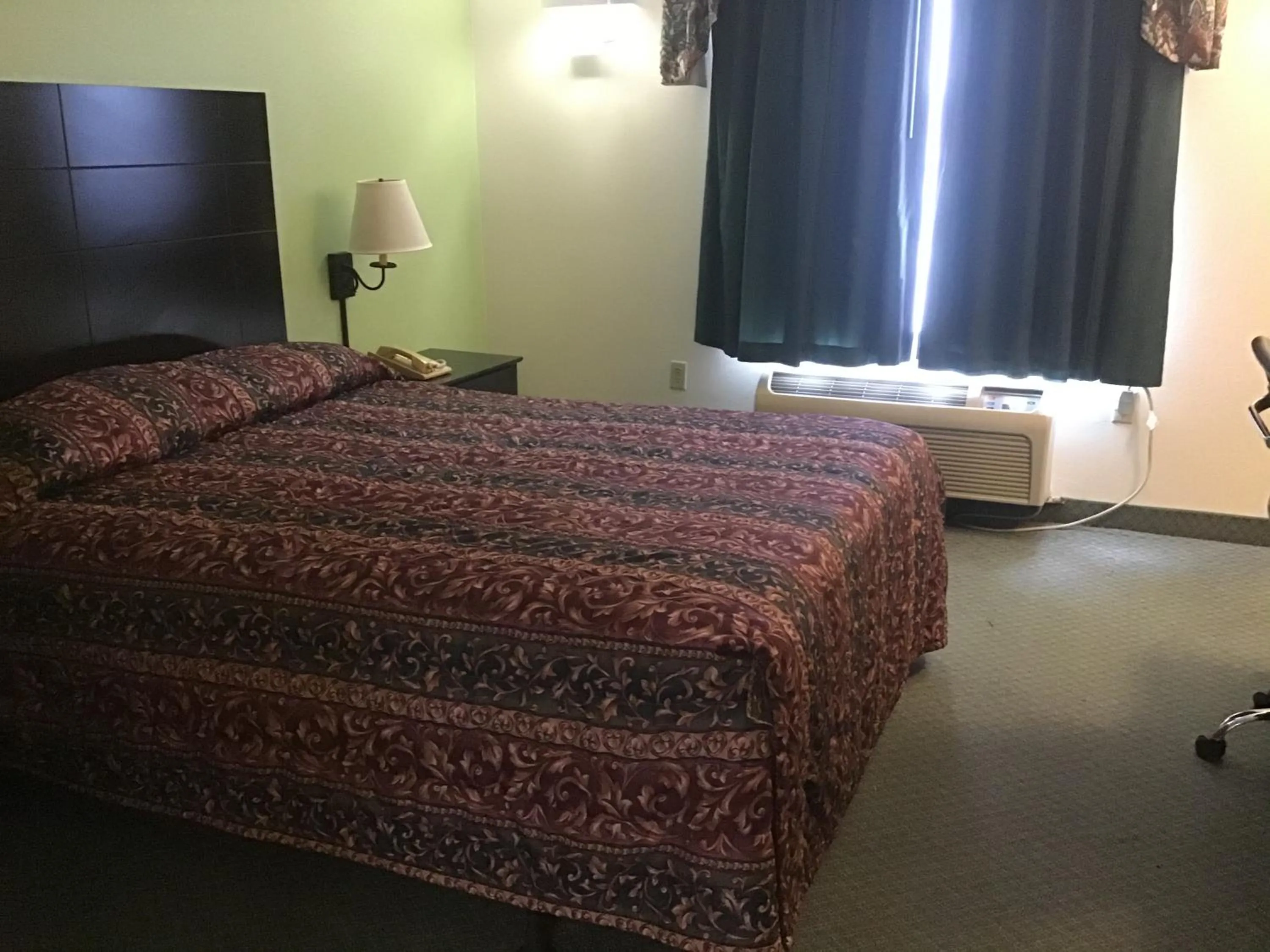Bed in Anastasia Inn - Saint Augustine