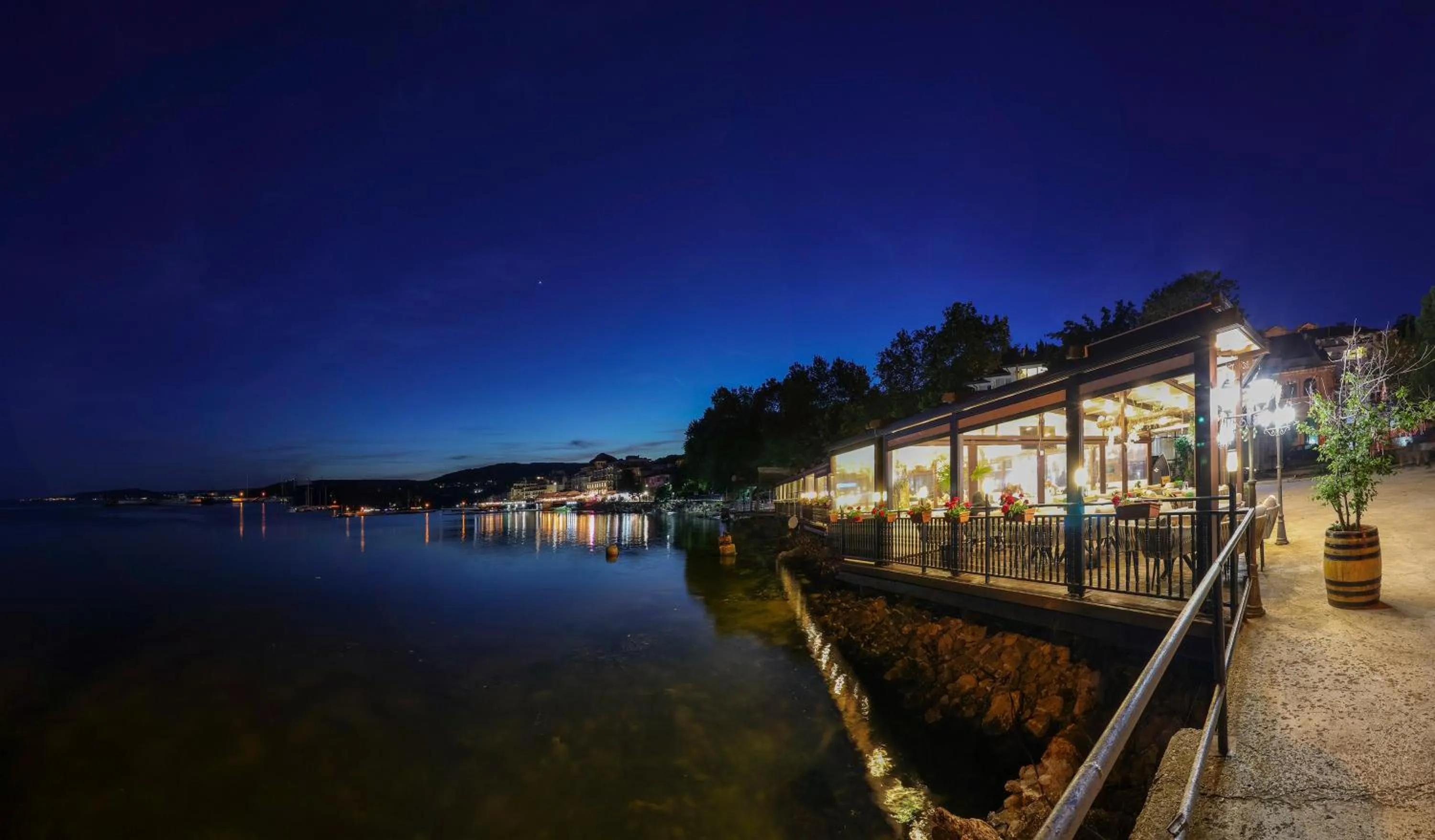 Restaurant/places to eat in Family Hotel Jupiter