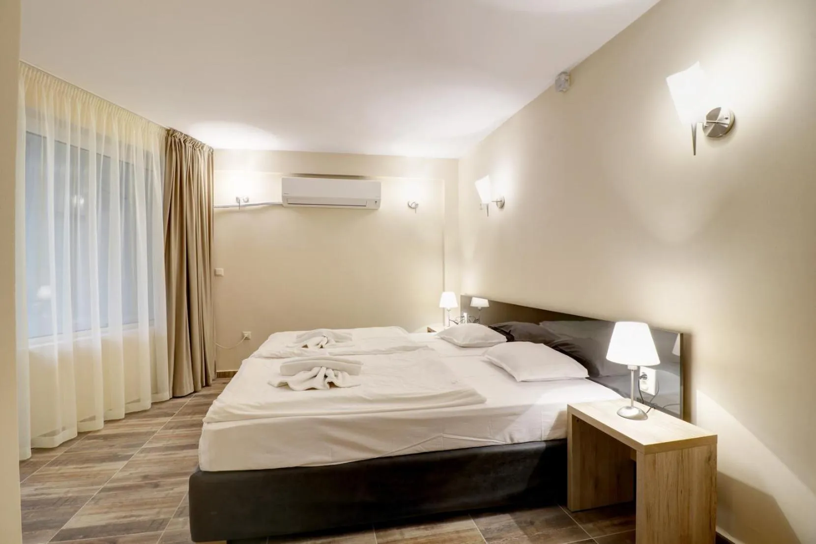 Photo of the whole room, Bed in Family Hotel Jupiter