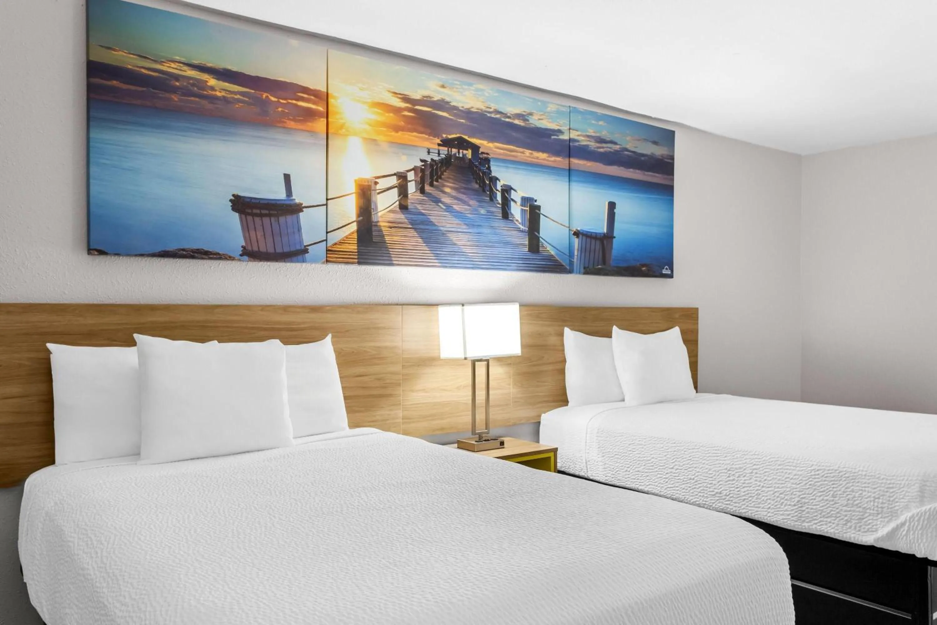 Bed in Days Inn by Wyndham Huntington