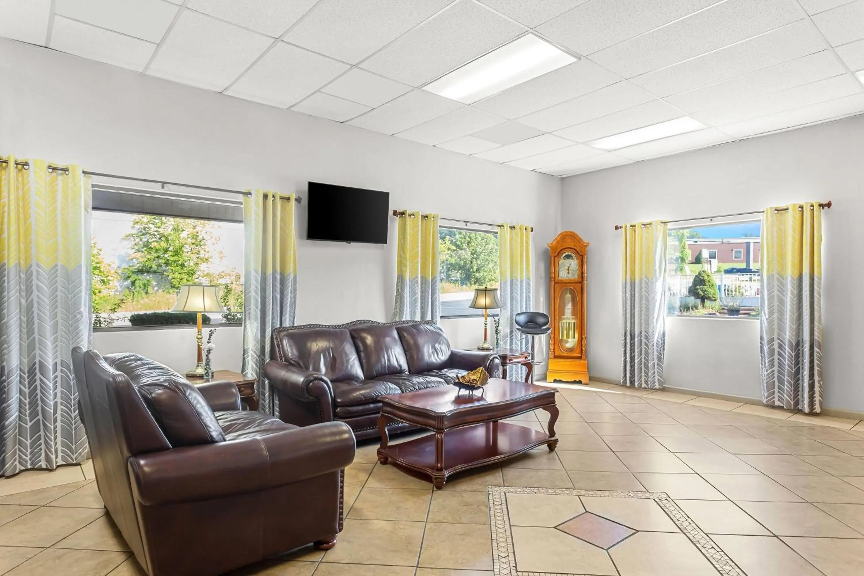 Lobby or reception in Days Inn by Wyndham Huntington