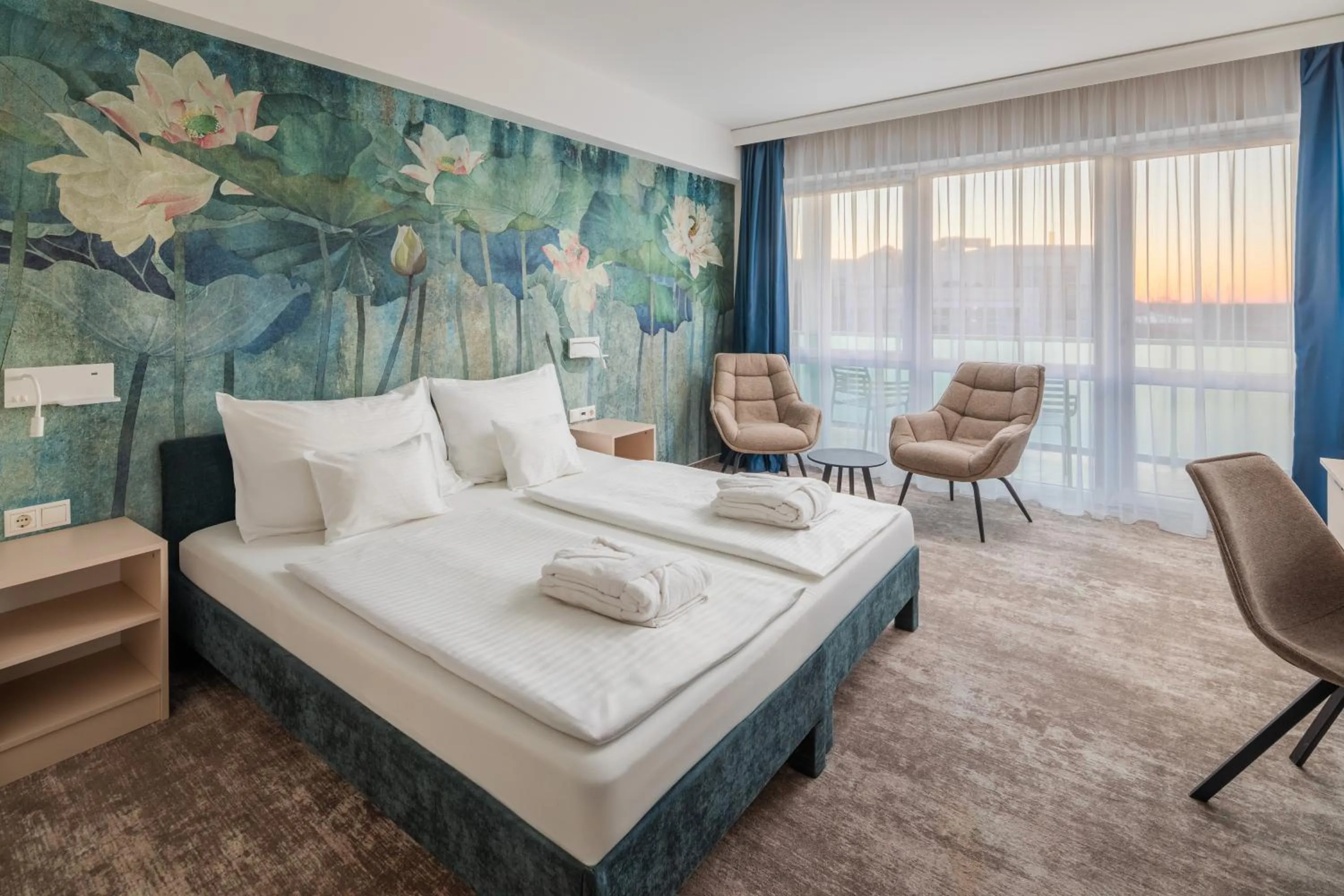 Bedroom, Bed in Hotel Atlantis Wellness & Conference