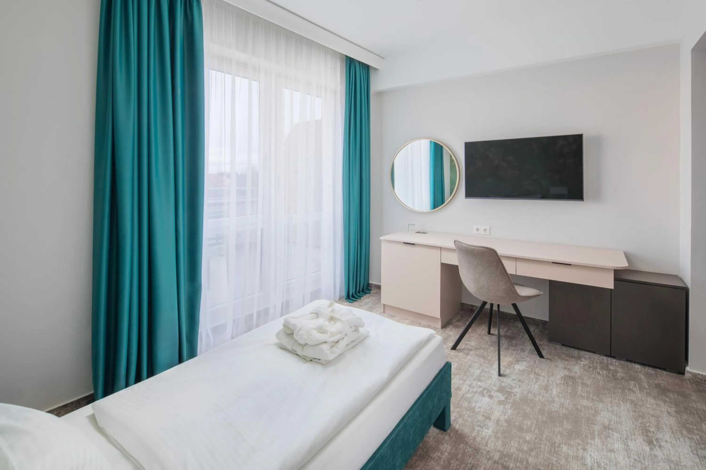 Bedroom, Bed in Hotel Atlantis Wellness & Conference