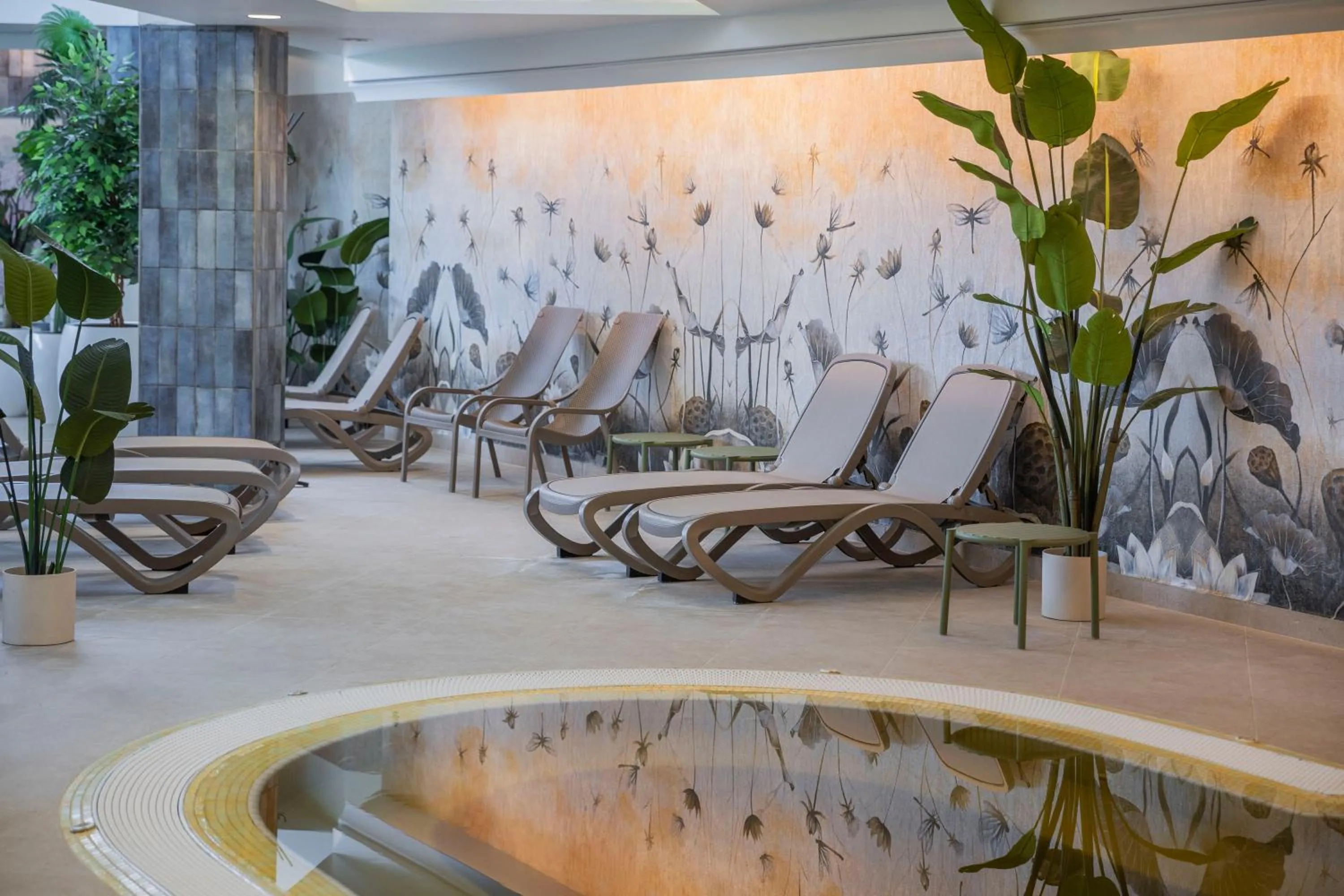 Swimming pool in Hotel Atlantis Wellness & Conference