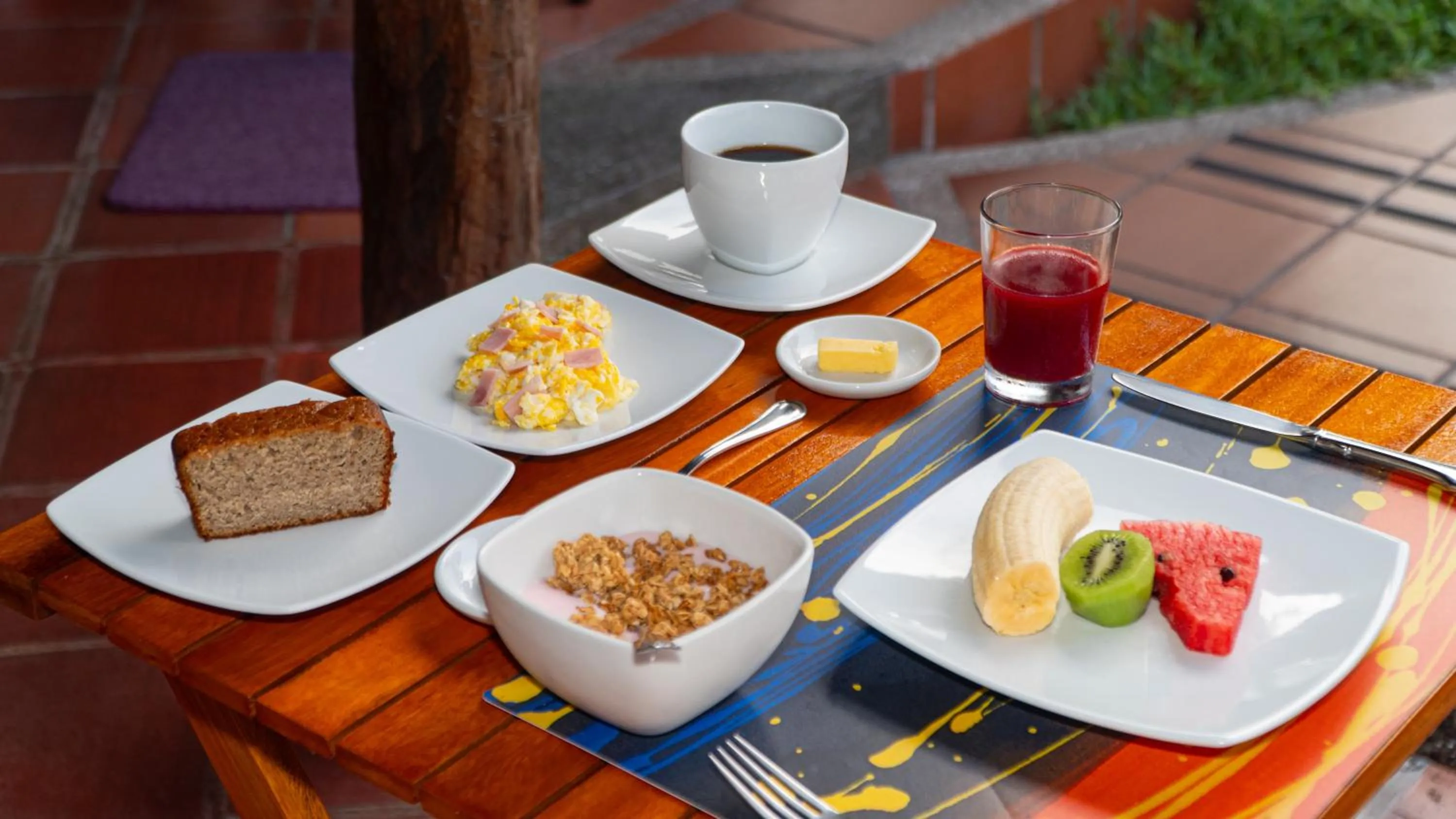 Food and drinks in Hotel Galapagos Suites B&B