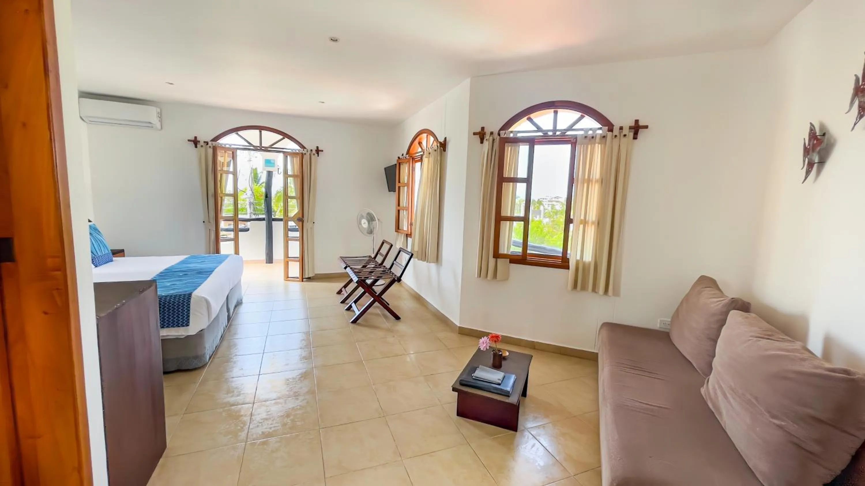 Photo of the whole room in Hotel Galapagos Suites B&B