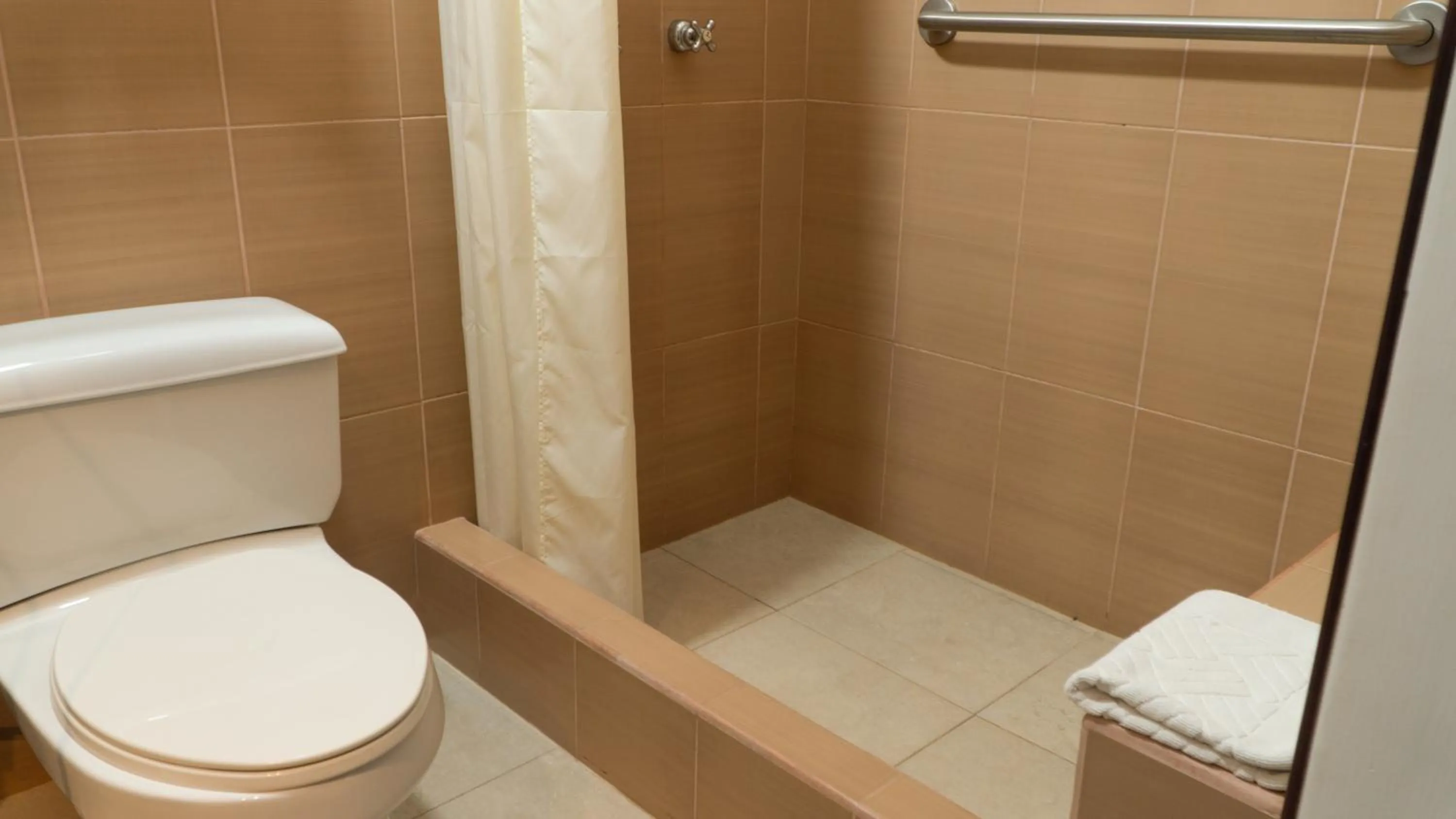 Toilet in Hotel Galapagos Suites B&B