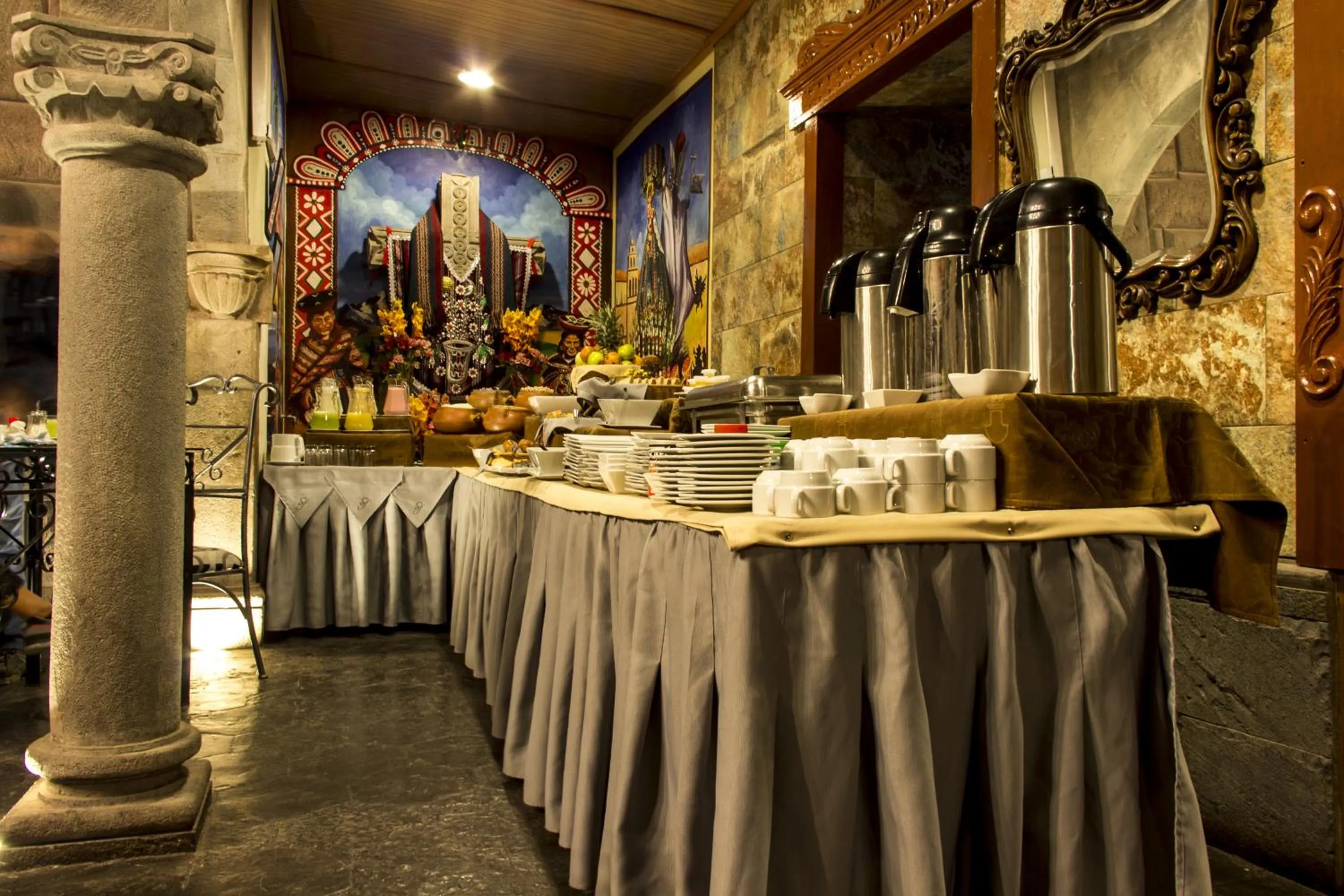 Buffet breakfast in Hotel San Francisco Plaza