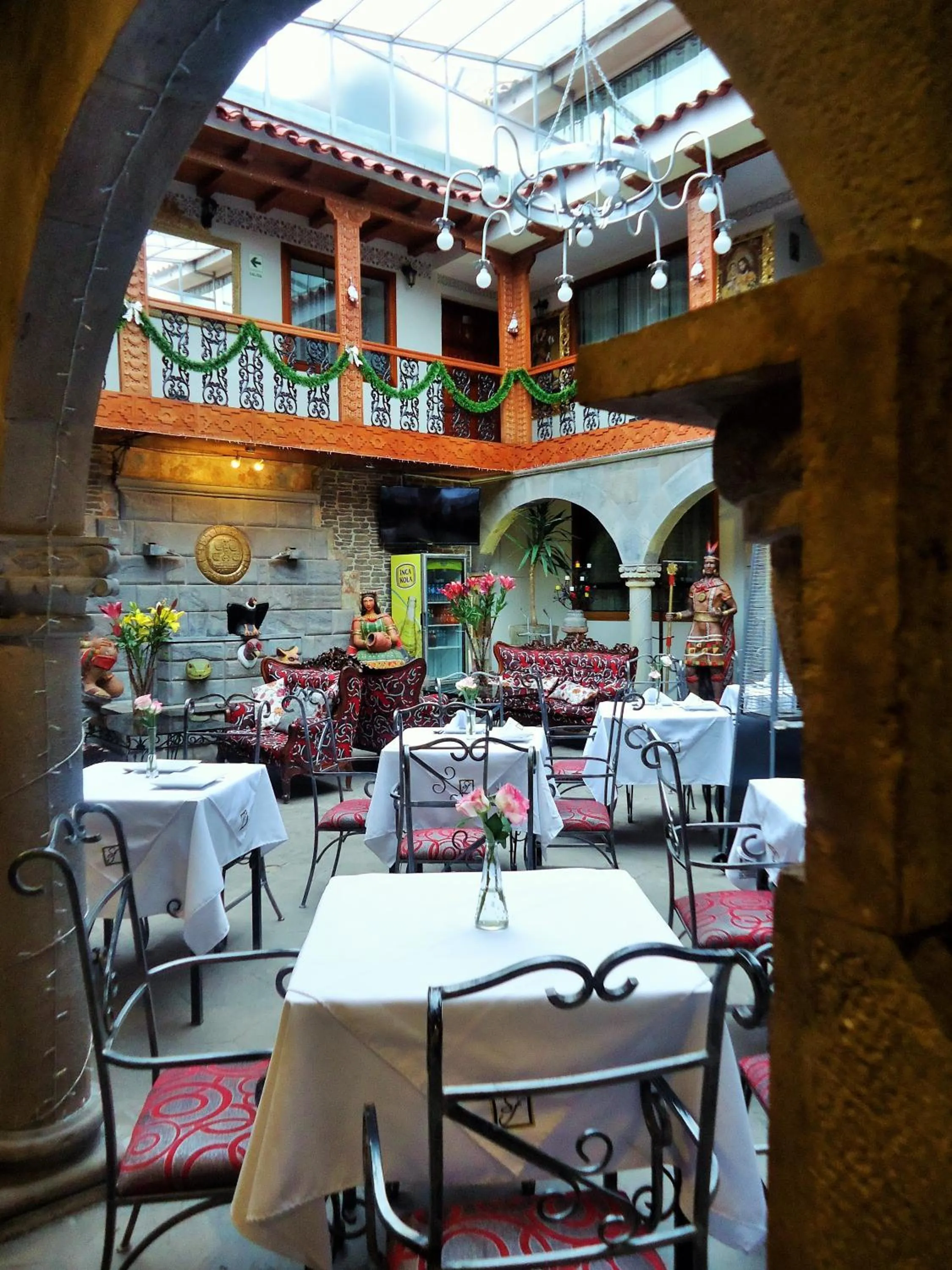 Restaurant/places to eat in Hotel San Francisco Plaza