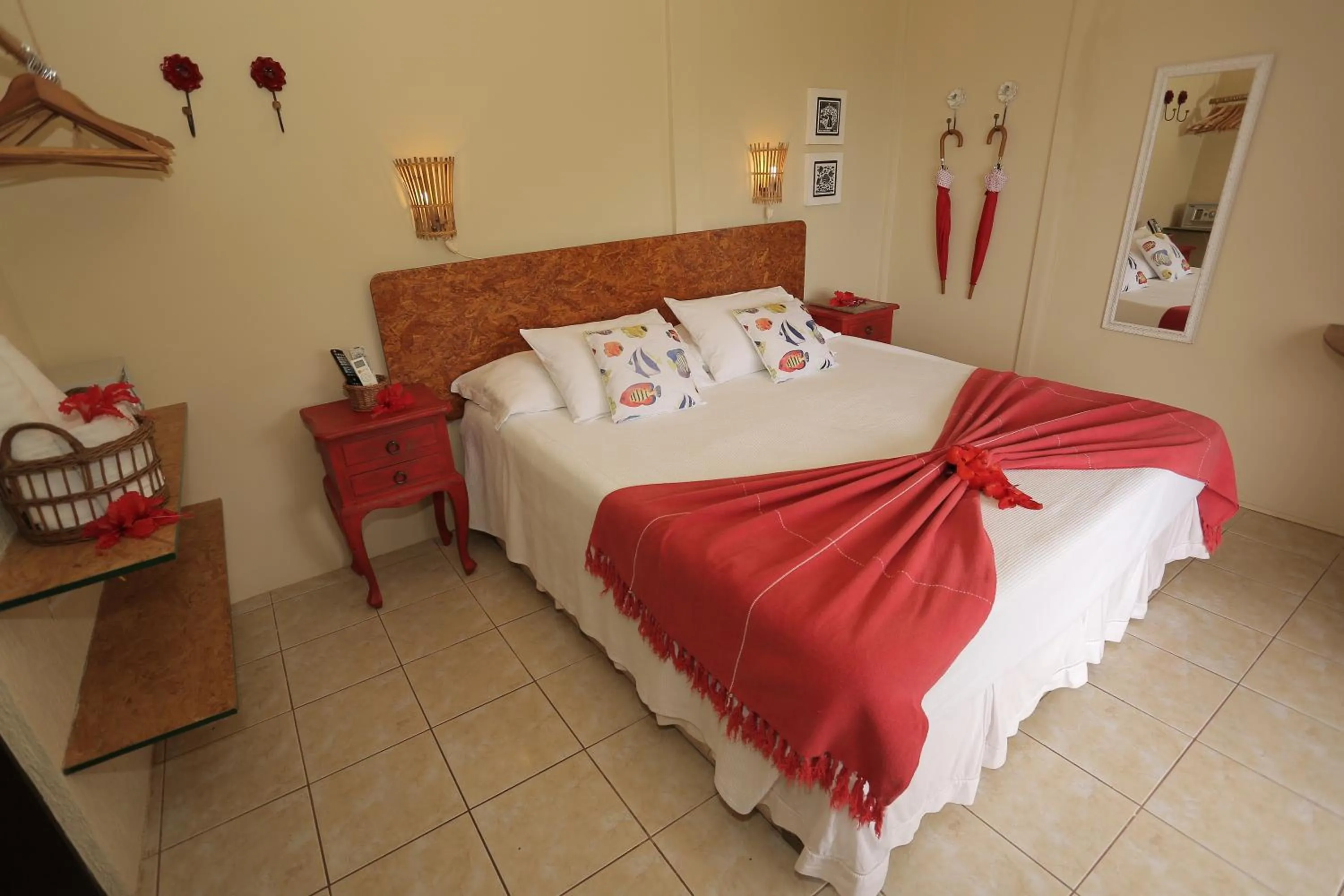 Photo of the whole room, Bed in Pousada Ilha do Frade
