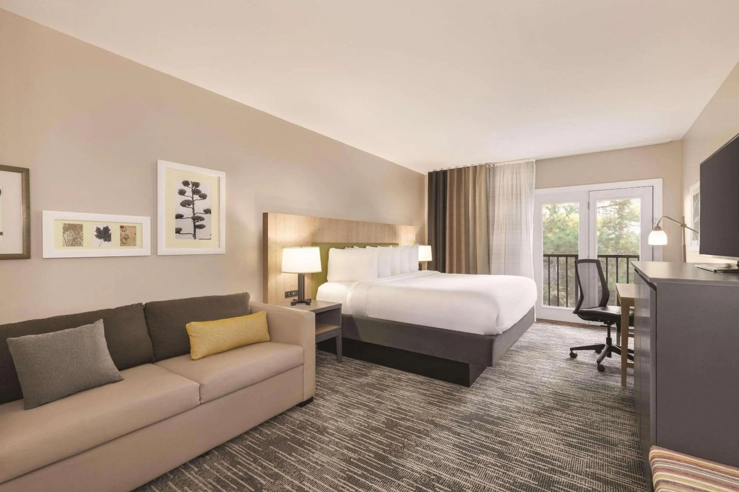 Bedroom, Bed in Country Inn & Suites by Radisson, Sevierville-Kodak, TN