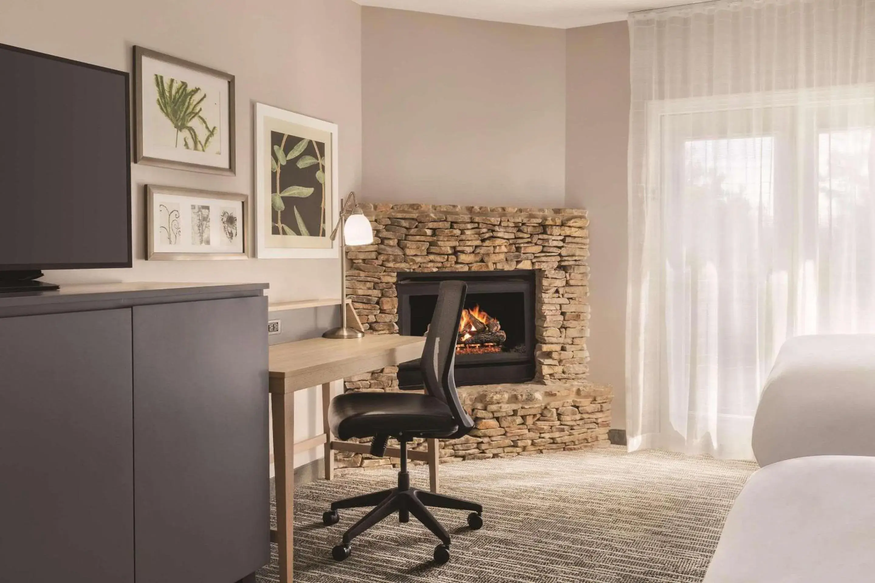 Studio Suite with Two Queen Beds and Fireplace-Balcony in Country Inn & Suites by Radisson, Sevierville-Kodak, TN Studio Suite with Two Queen Beds and Fireplace-Balcony in Country Inn & Suites by Radisson, Sevierville-Kodak, TN