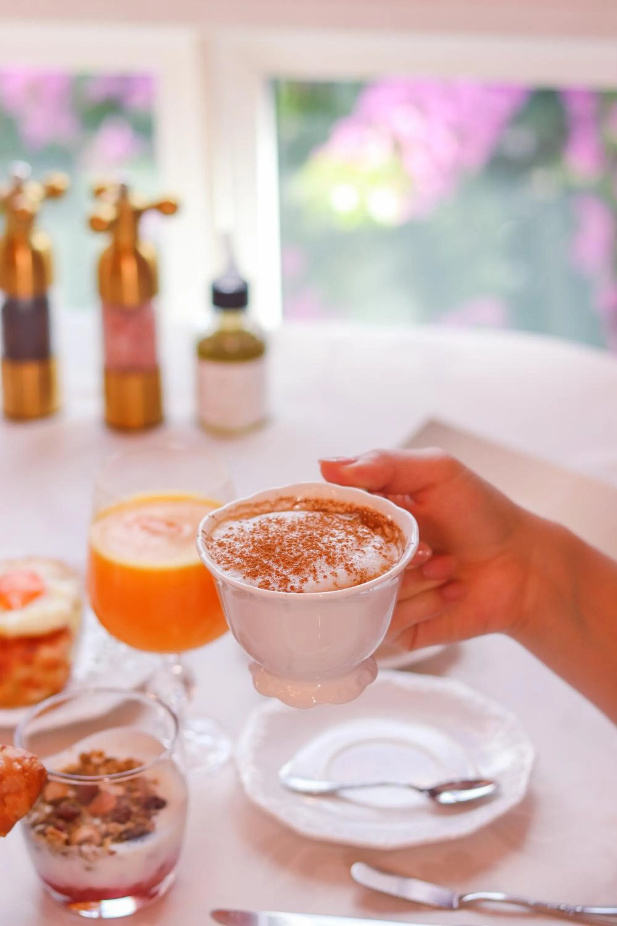 Breakfast in Hotel Colline de France