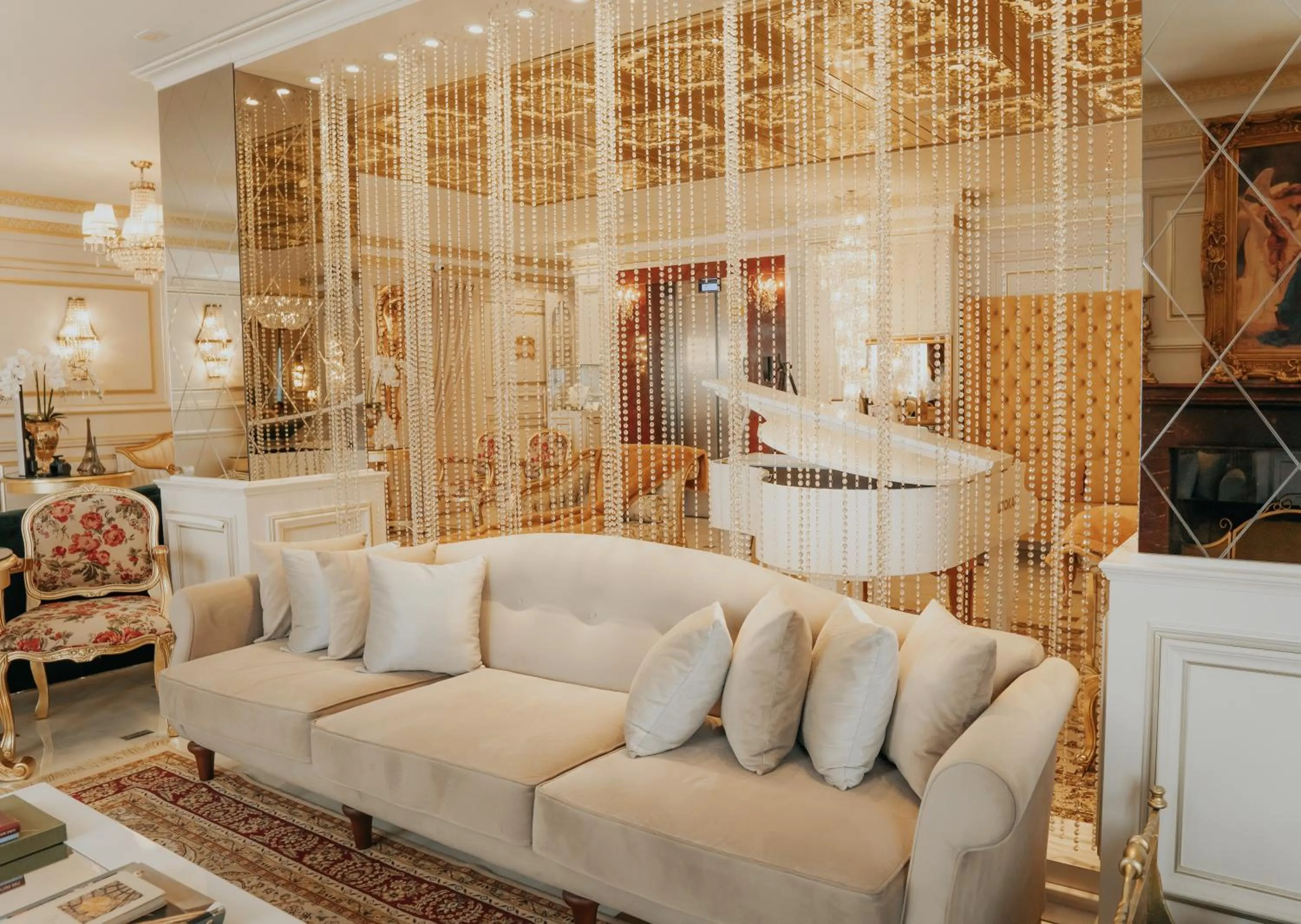 Living room in Hotel Colline de France