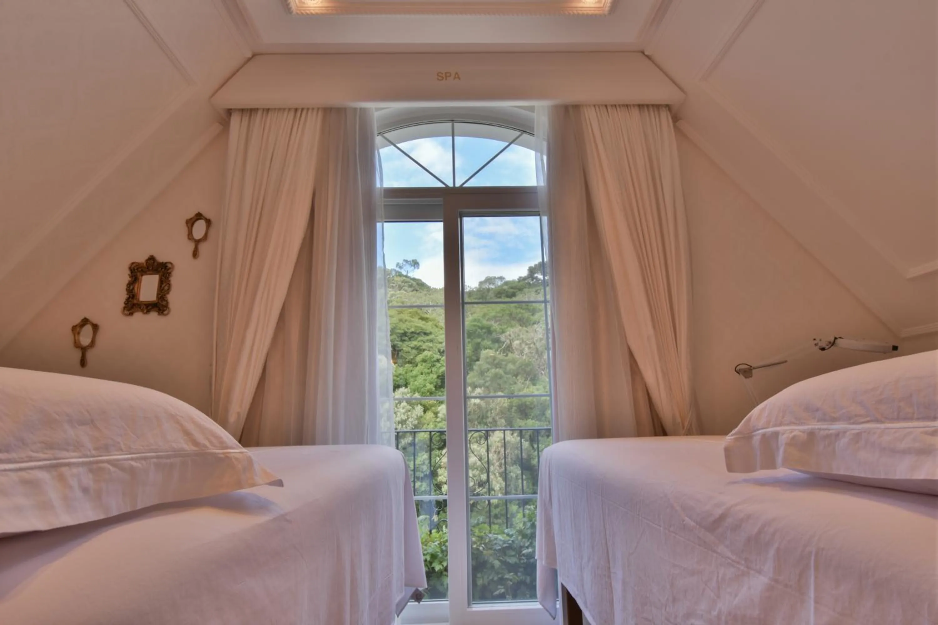 Spa and wellness centre/facilities, Bed in Hotel Colline de France