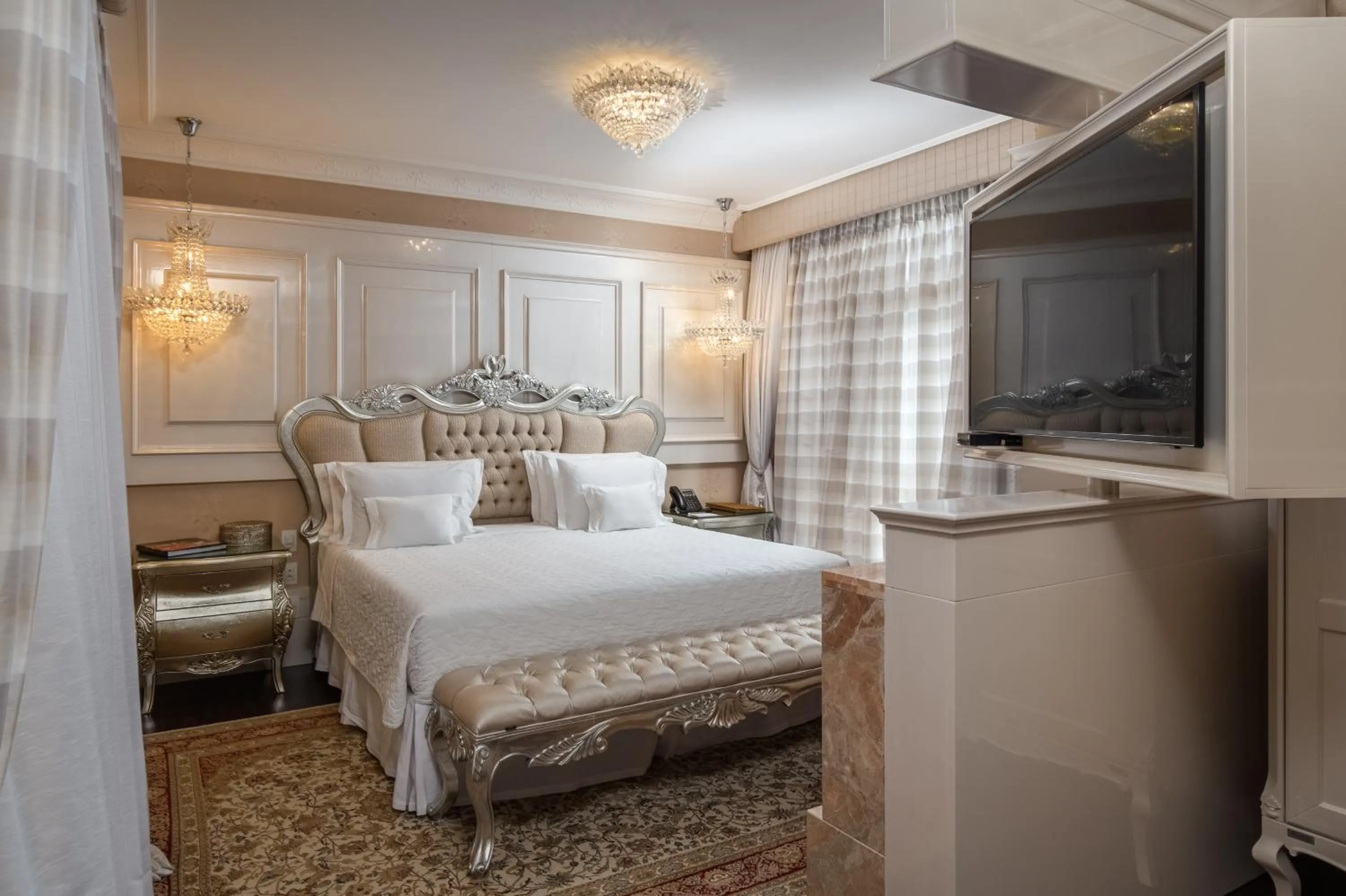 Bed in Hotel Colline de France