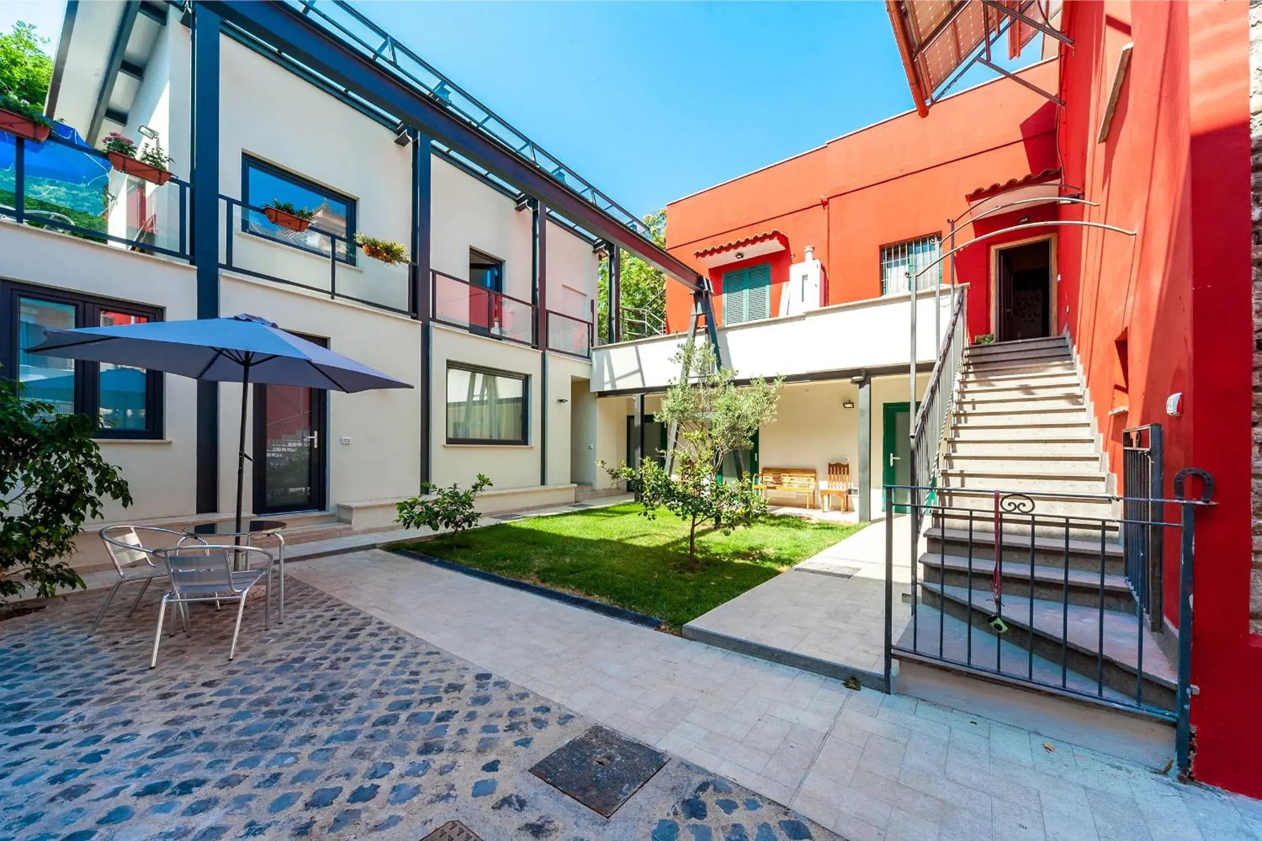 Il Giardino Dell'Argano Rosso Il Giardino Dell'Argano Rosso