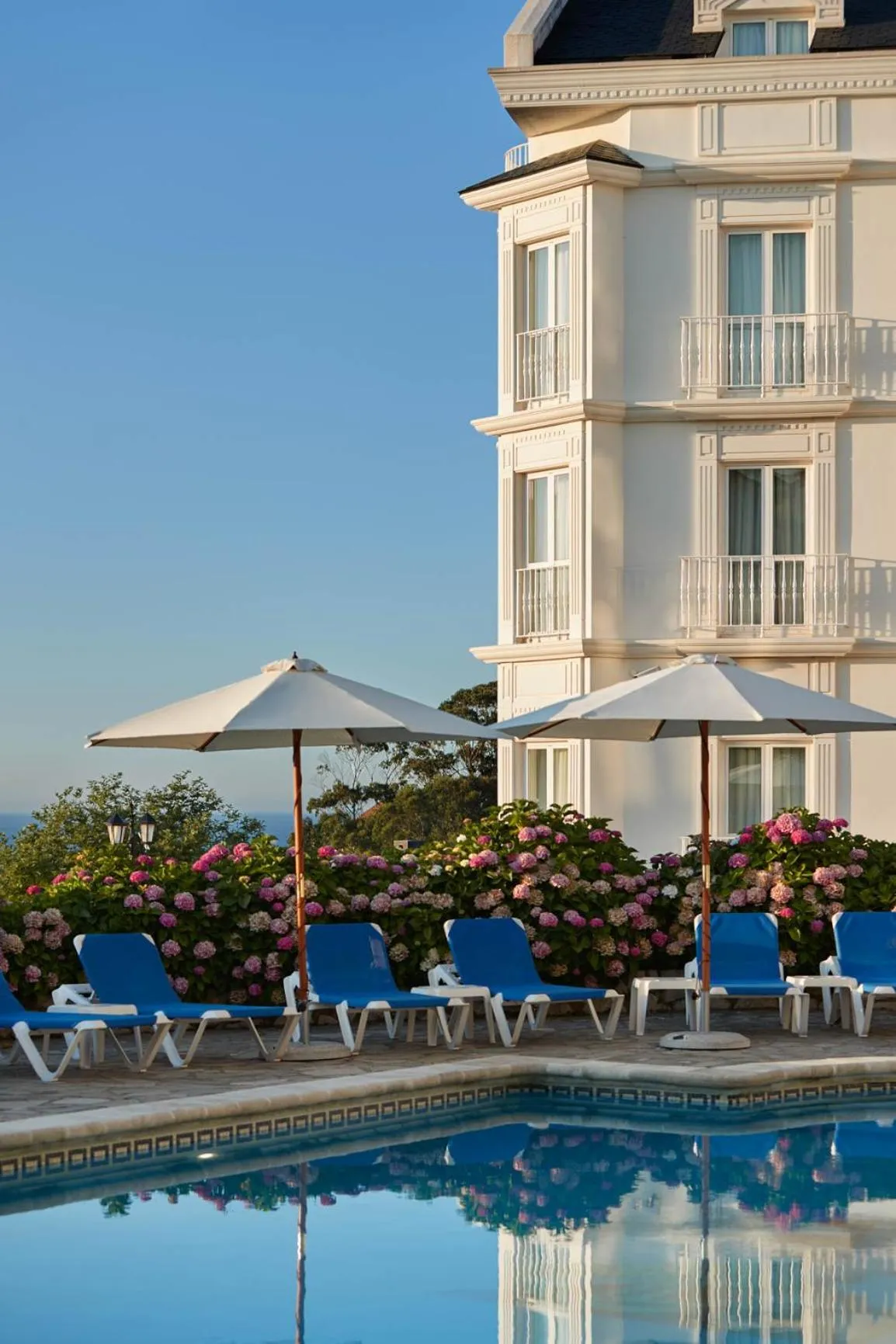 Swimming pool in Gran Hotel Suances