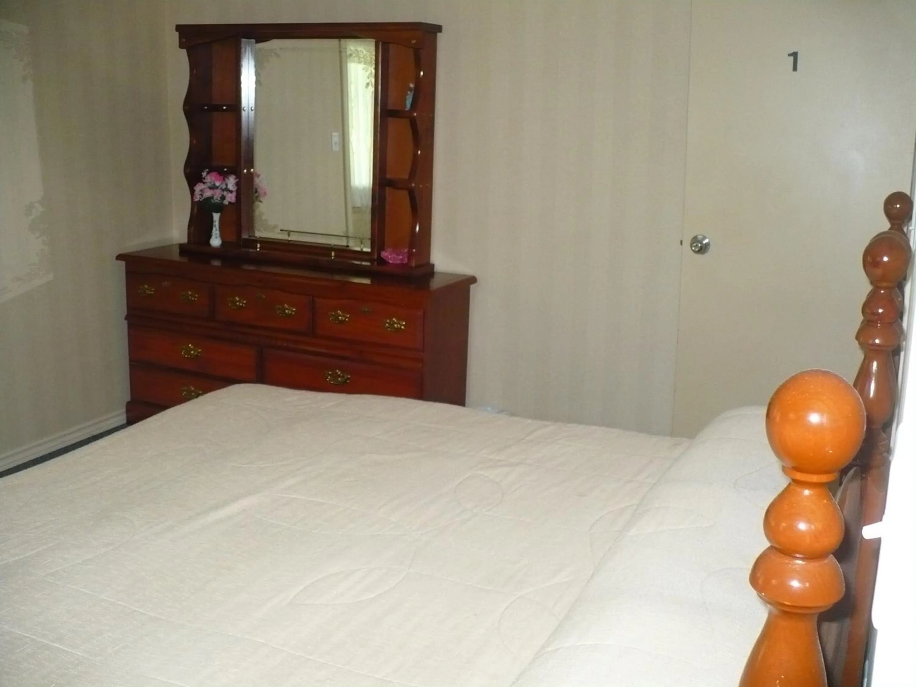 Bed in Rainbow Bed & Breakfast