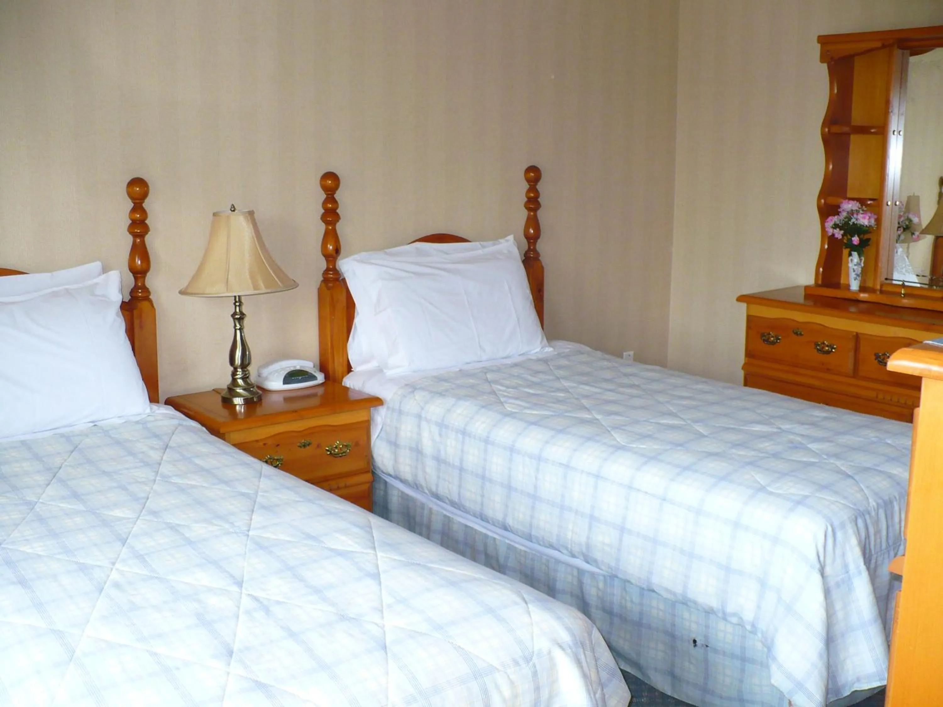 Bed in Rainbow Bed & Breakfast