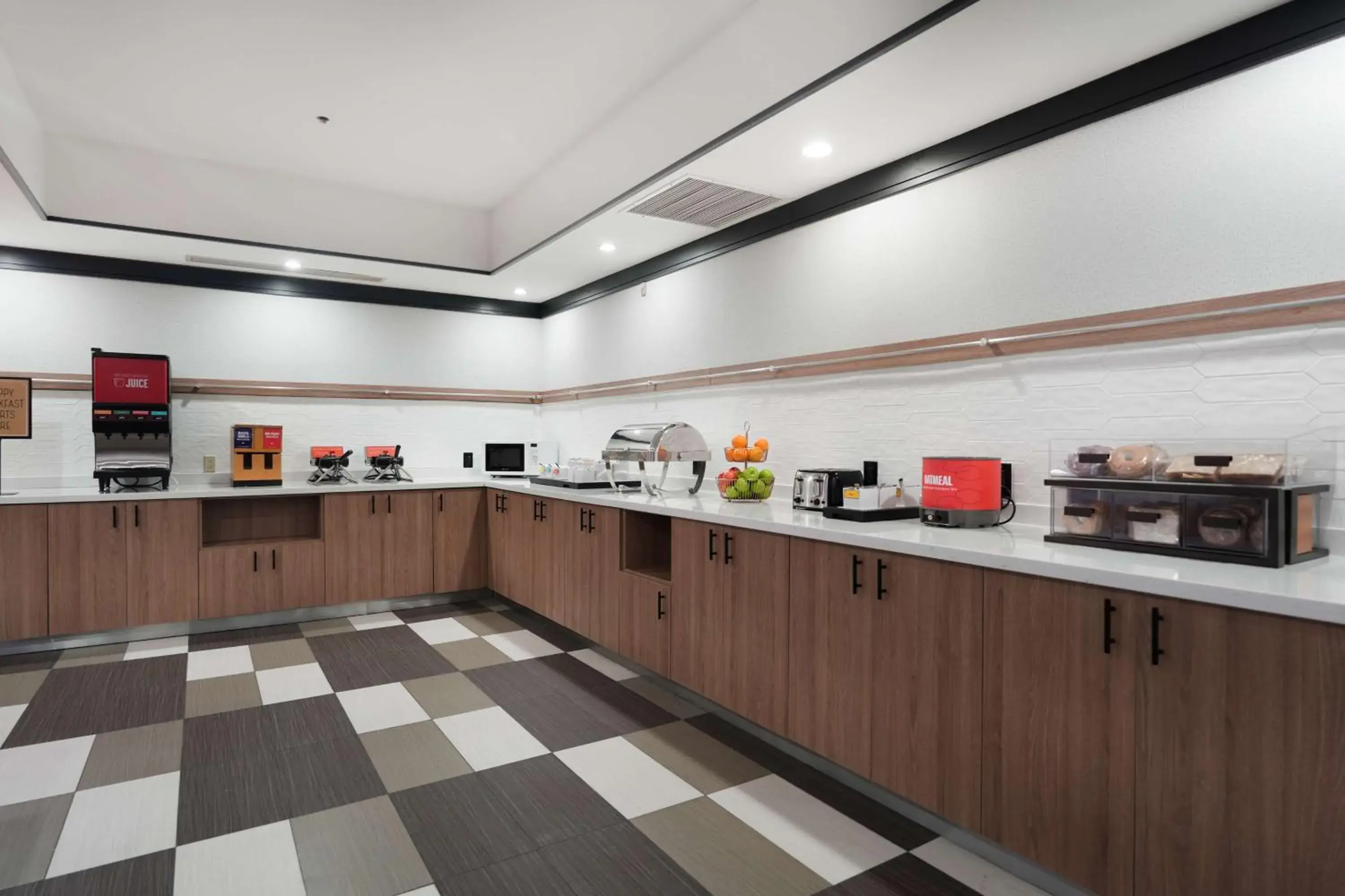 Restaurant/places to eat in Hampton Inn and Suites Tulsa Central Restaurant/places to eat in Hampton Inn and Suites Tulsa Central