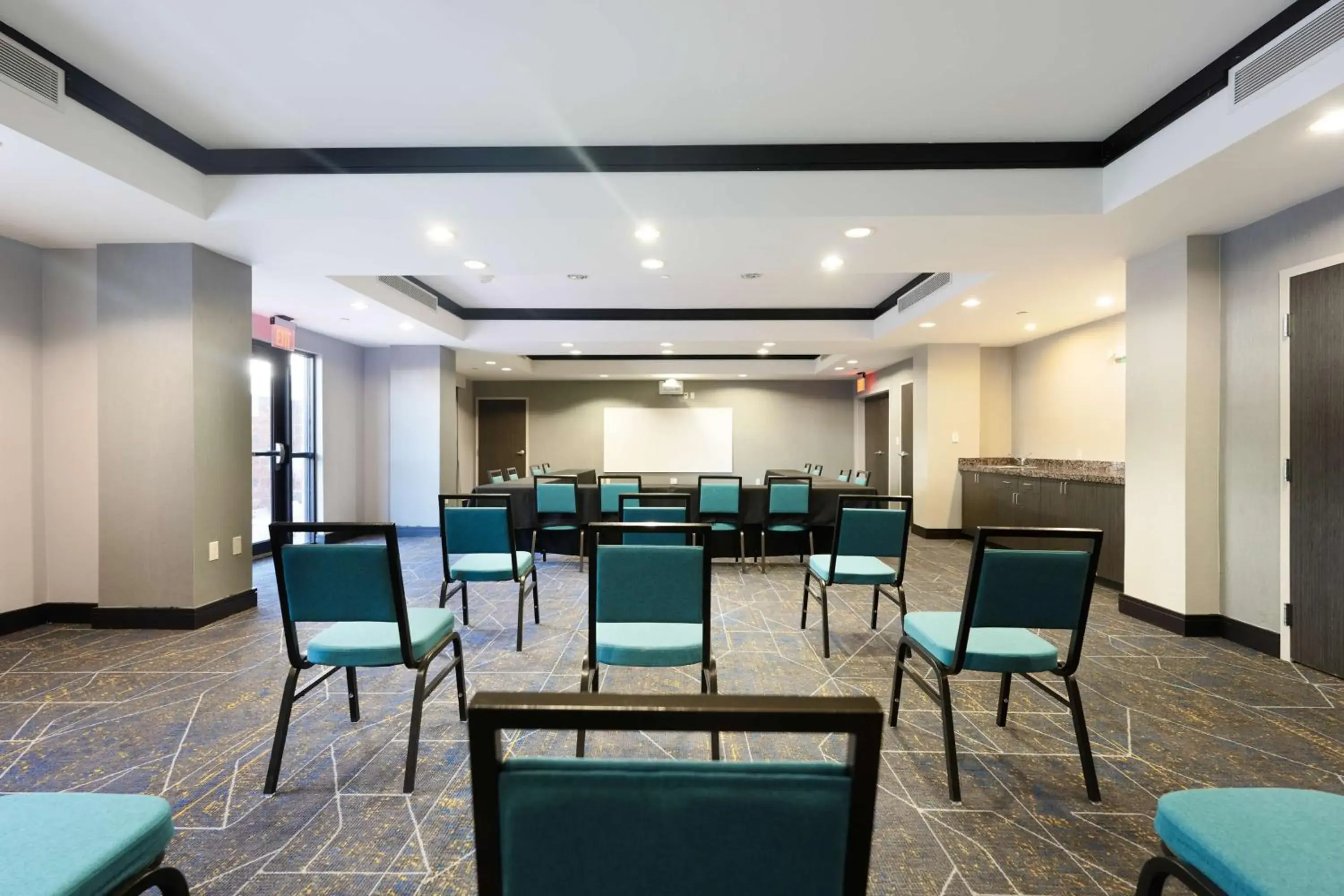 Bedroom in Hampton Inn and Suites Tulsa Central Bedroom in Hampton Inn and Suites Tulsa Central