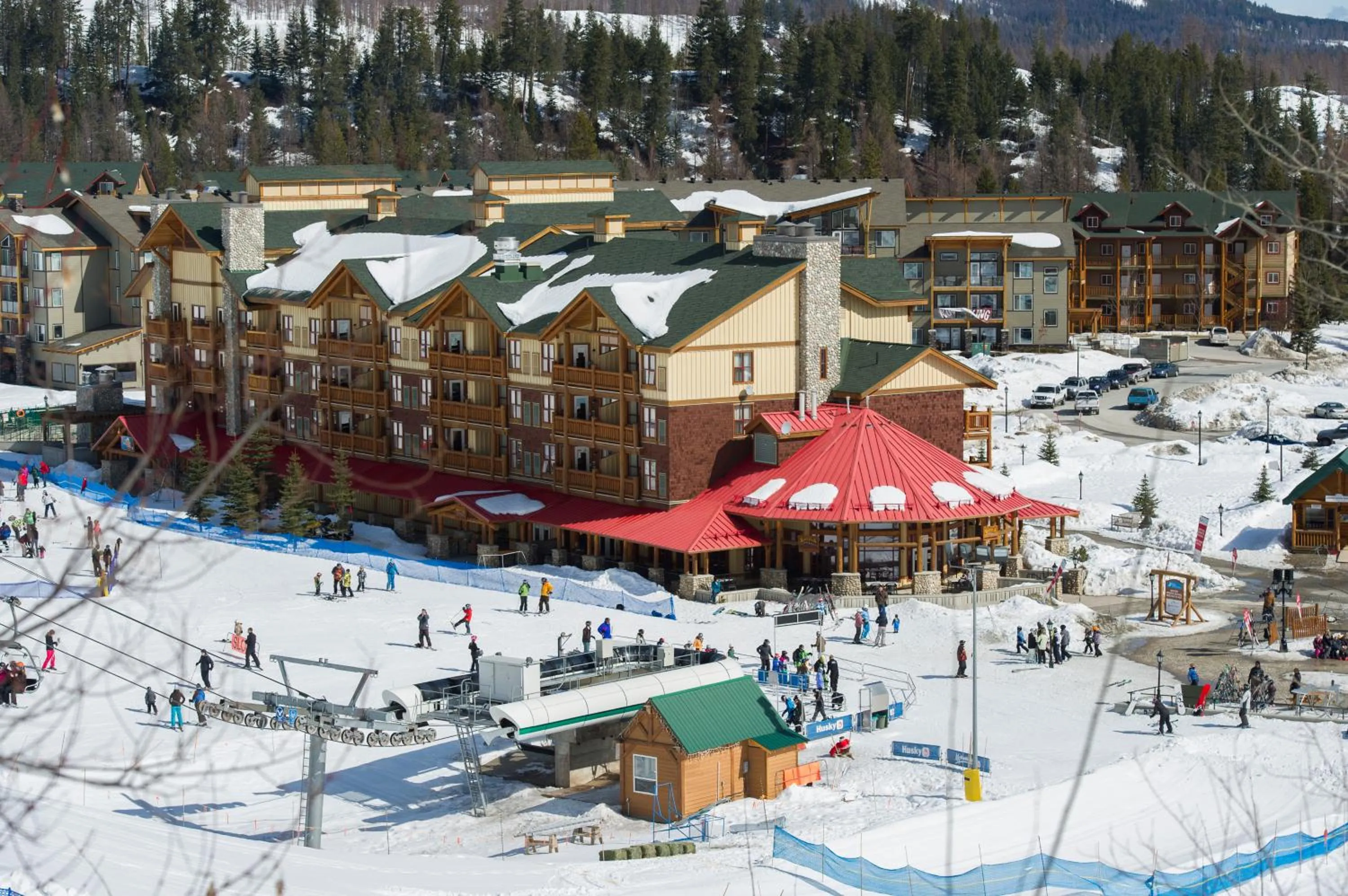 Facade/entrance in Trickle Creek Lodge