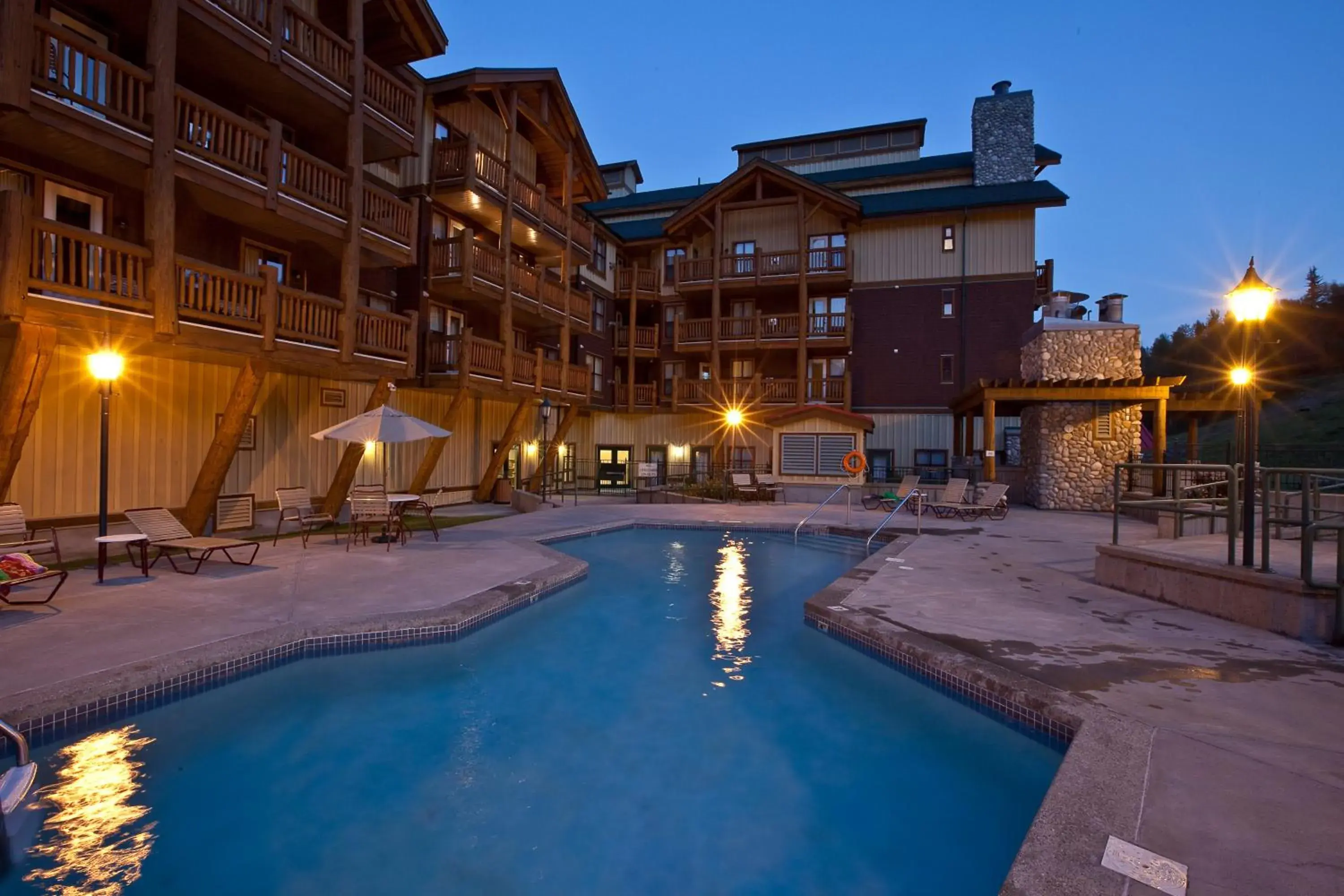 Swimming pool in Trickle Creek Lodge Swimming pool in Trickle Creek Lodge