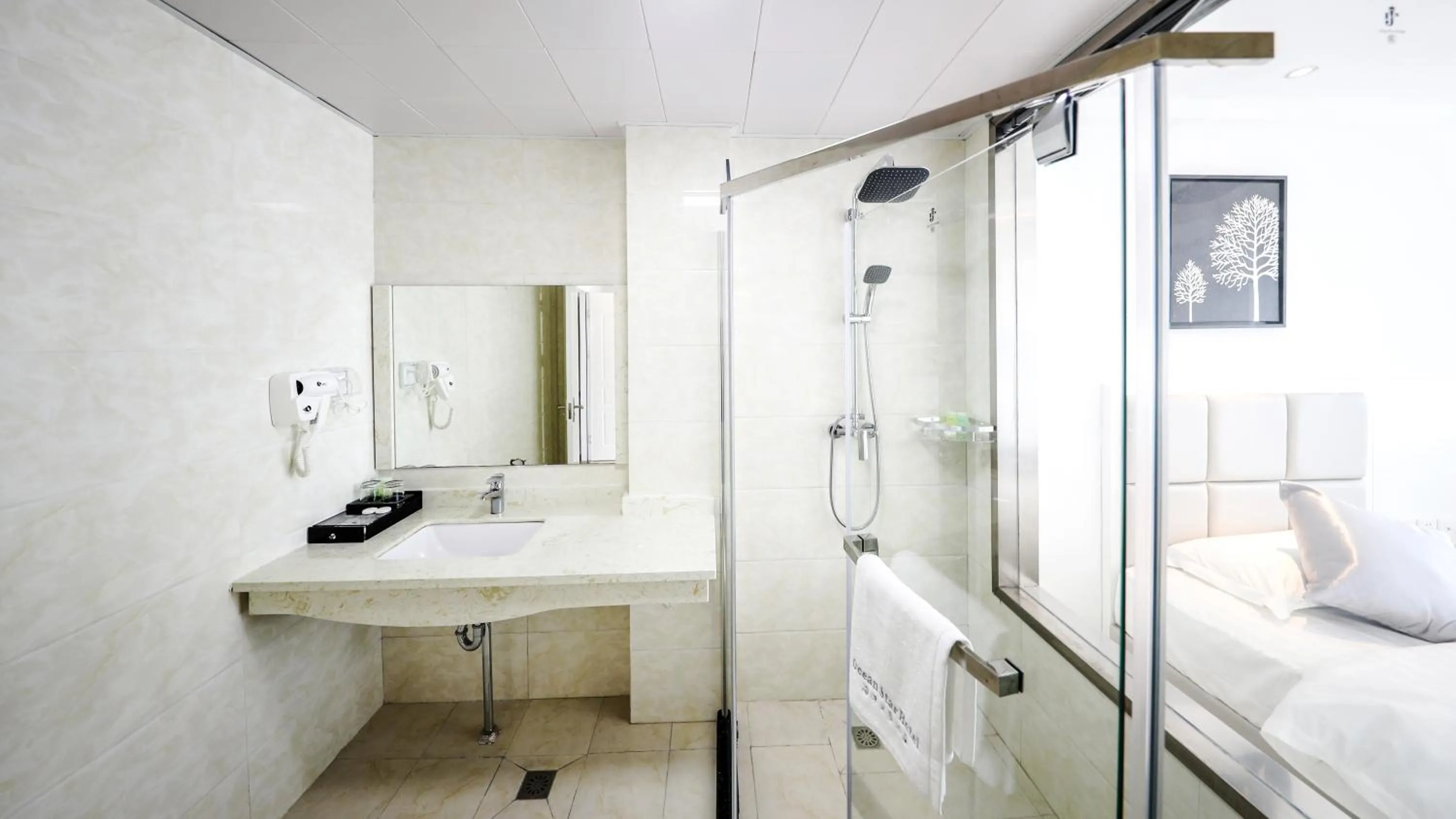 Shower in Ocean Star Hotel