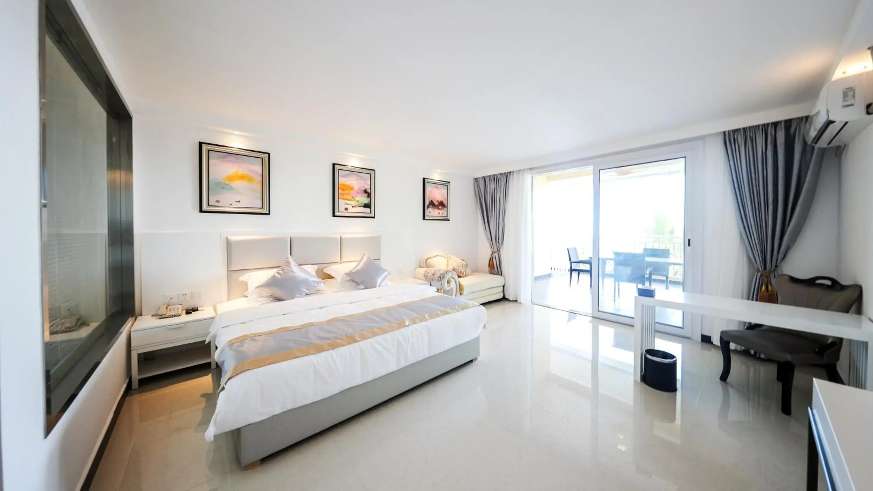 TV and multimedia, Bed in Ocean Star Hotel TV and multimedia, Bed in Ocean Star Hotel