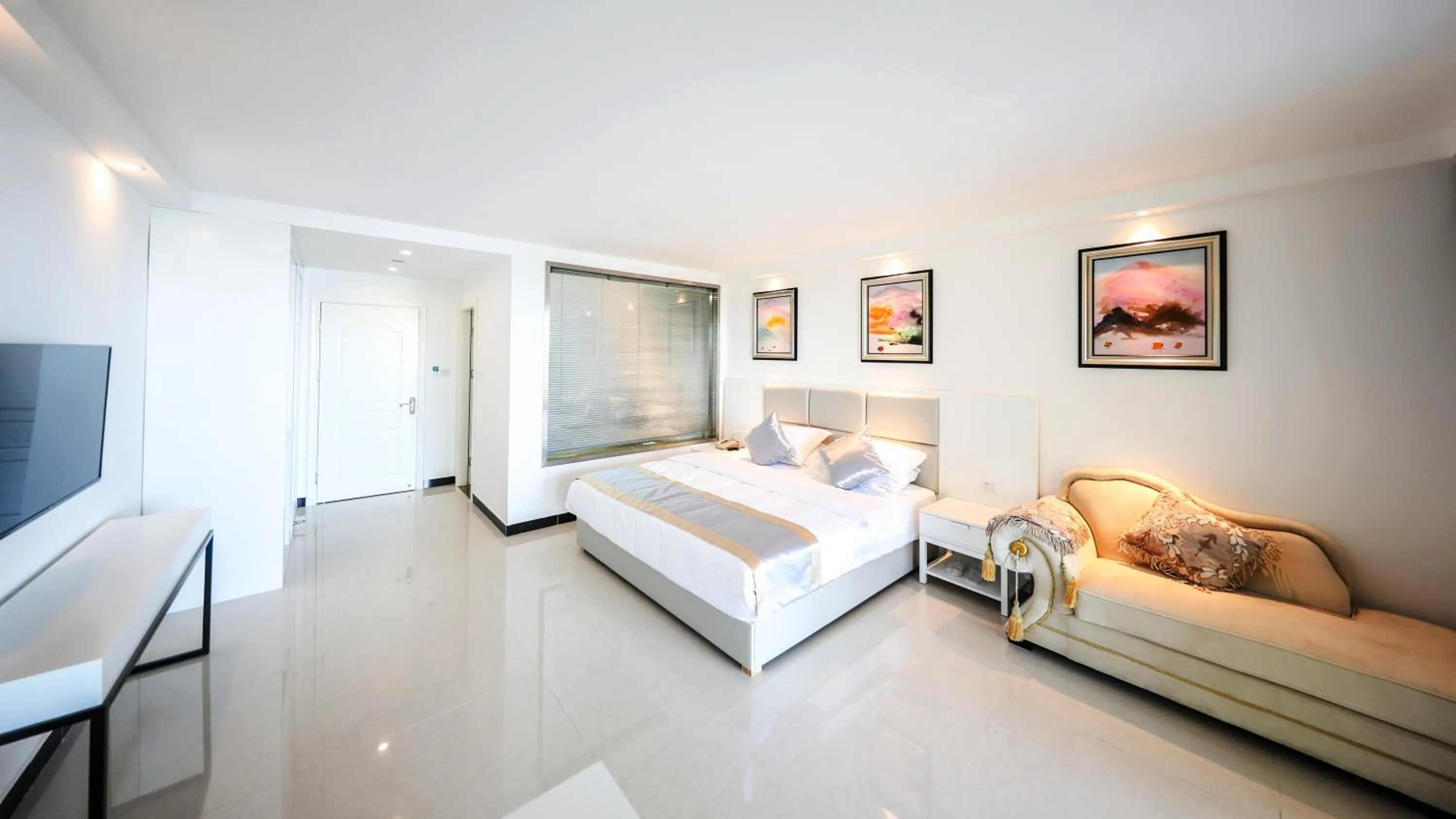 TV and multimedia, Bed in Ocean Star Hotel