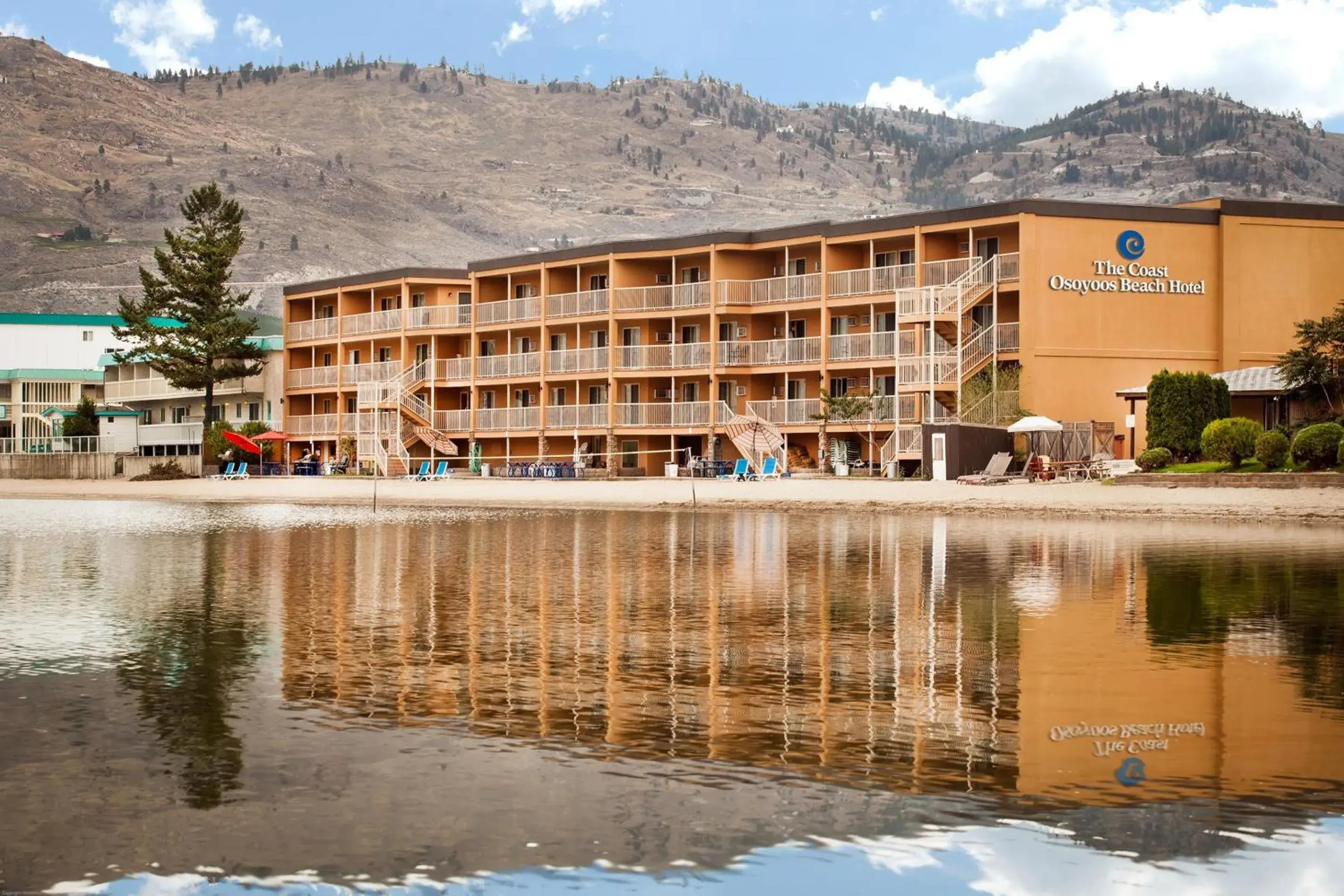 Property building in Coast Osoyoos Beach Hotel Property building in Coast Osoyoos Beach Hotel