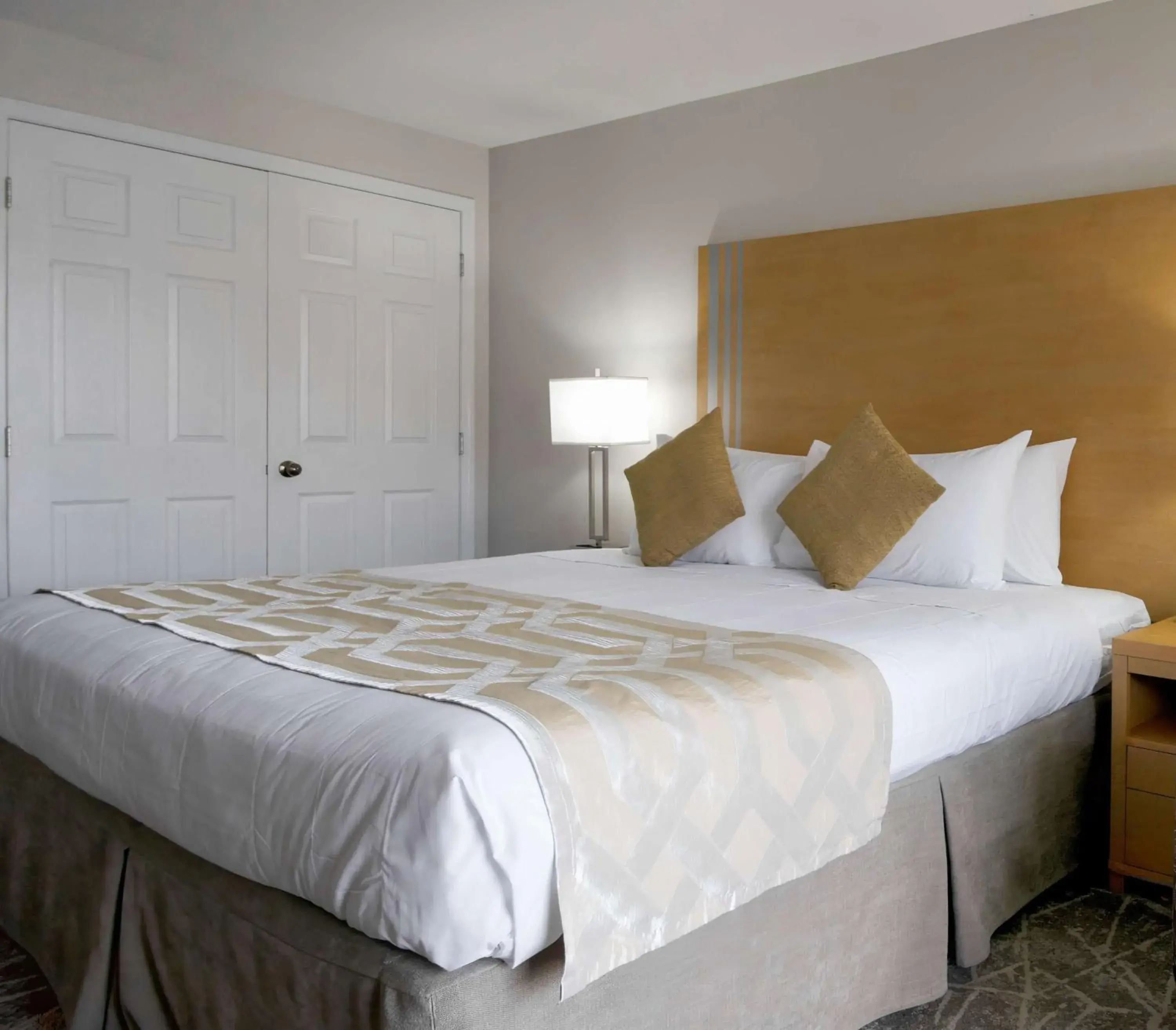 Bedroom, Bed in Coast Osoyoos Beach Hotel Bedroom, Bed in Coast Osoyoos Beach Hotel