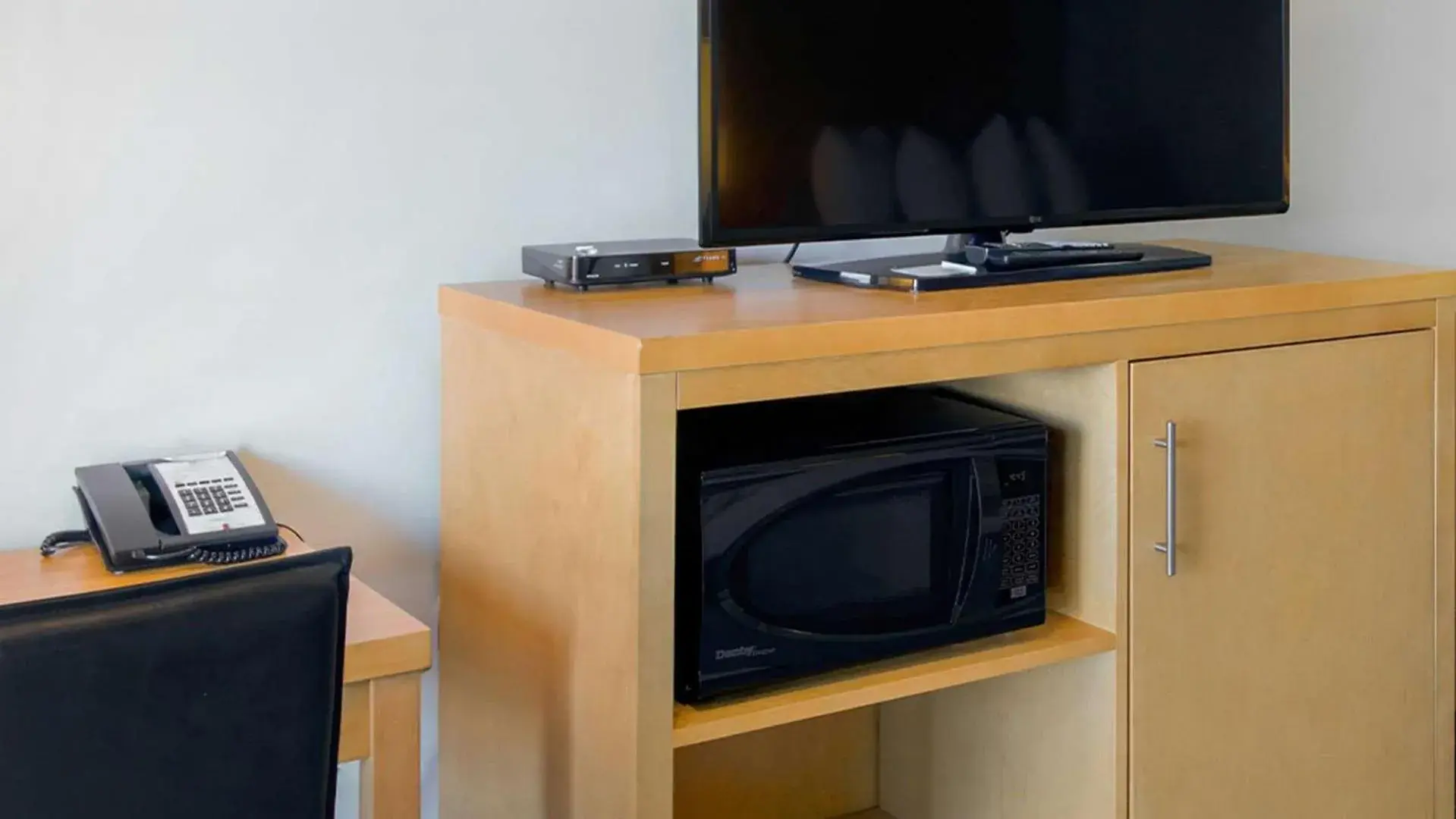 Bedroom in Coast Osoyoos Beach Hotel Bedroom in Coast Osoyoos Beach Hotel