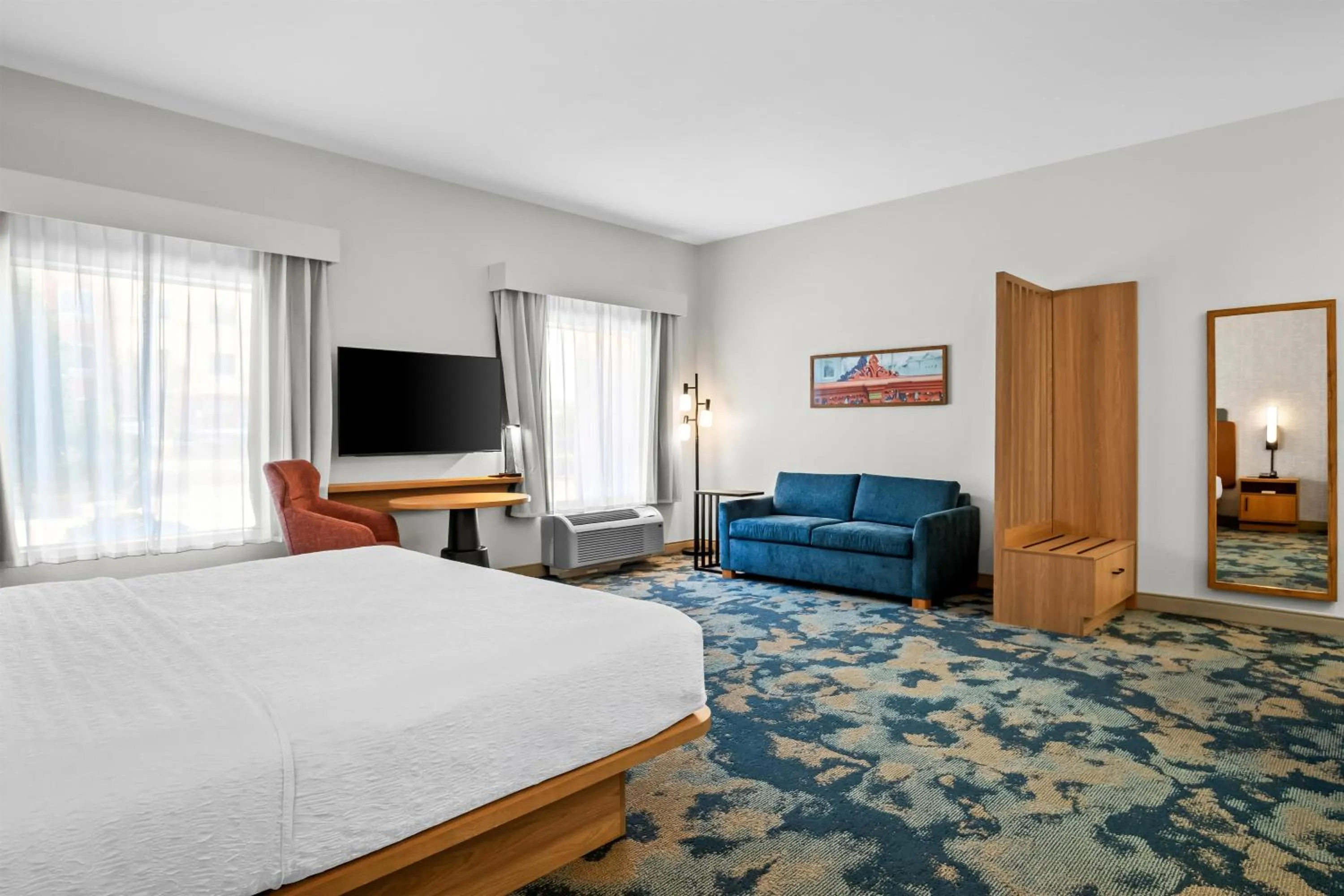 Living room, Bed in Hampton Inn and Suites Waxahachie