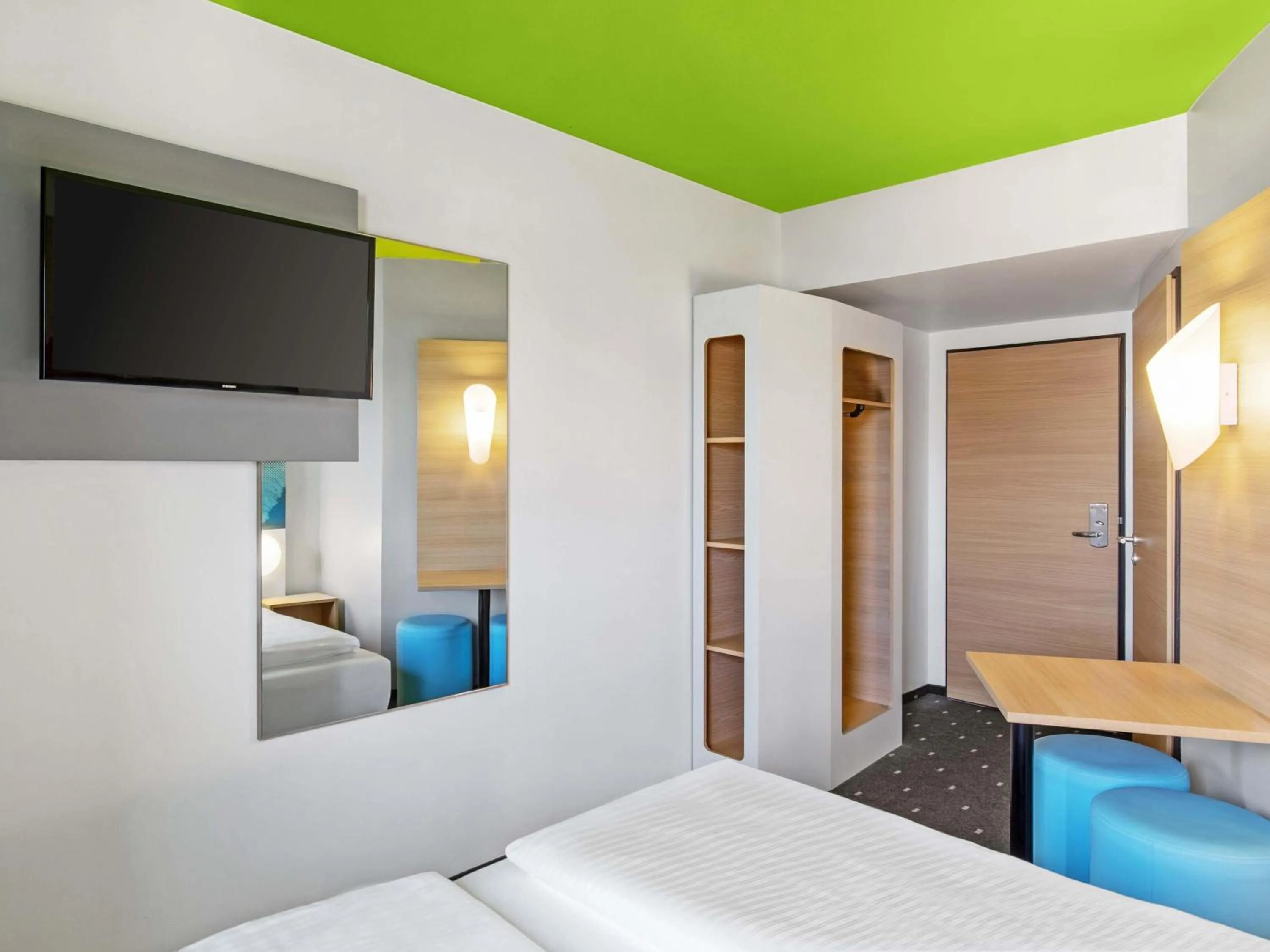 Photo of the whole room, Bed in B&B Hotel Hamburg-Wandsbek