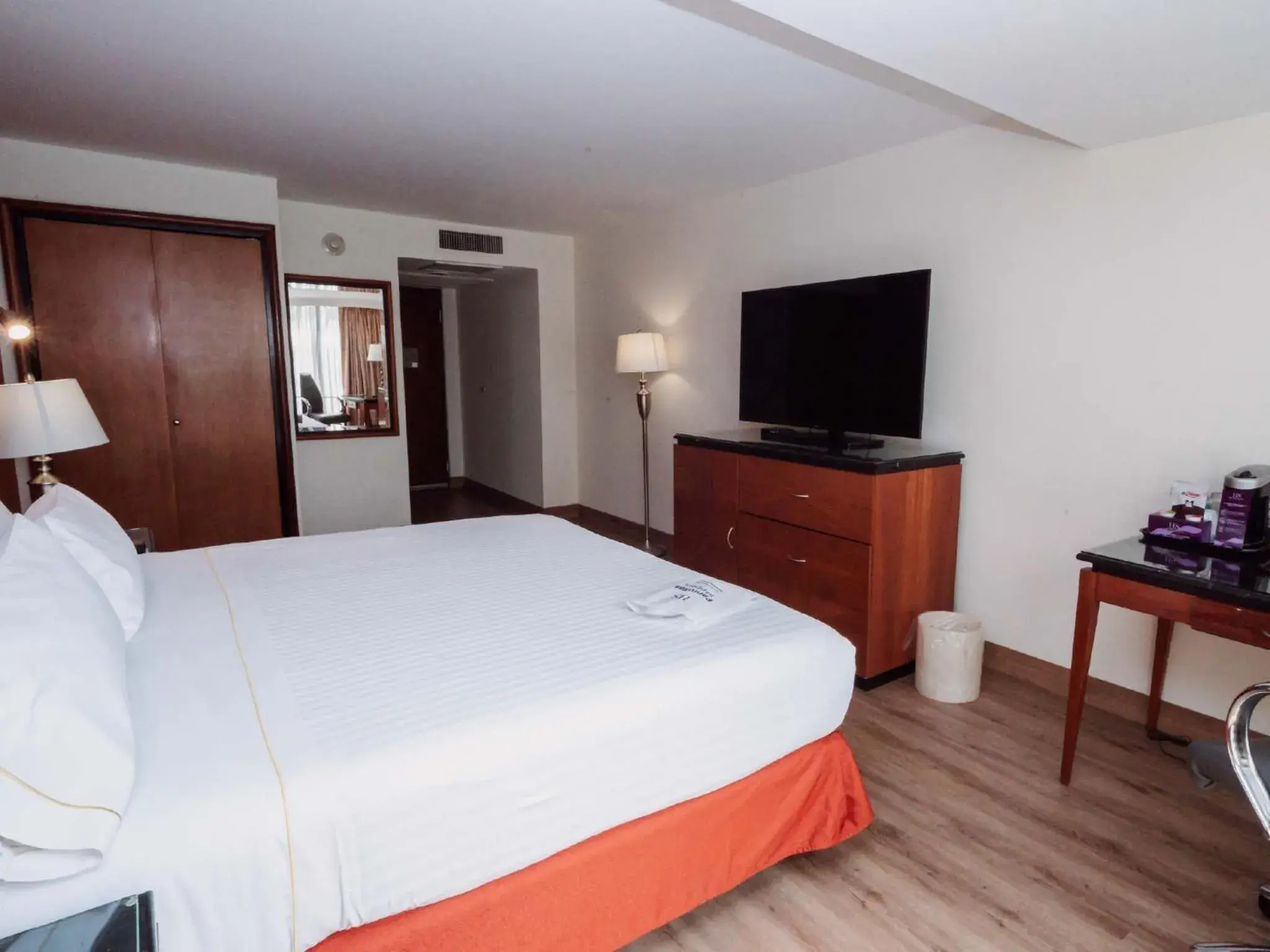 Deluxe Room in HS HOTSSON Hotel Tampico Deluxe Room in HS HOTSSON Hotel Tampico