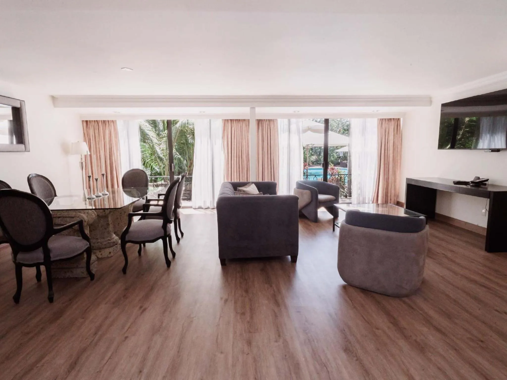 TV and multimedia in HS HOTSSON Hotel Tampico