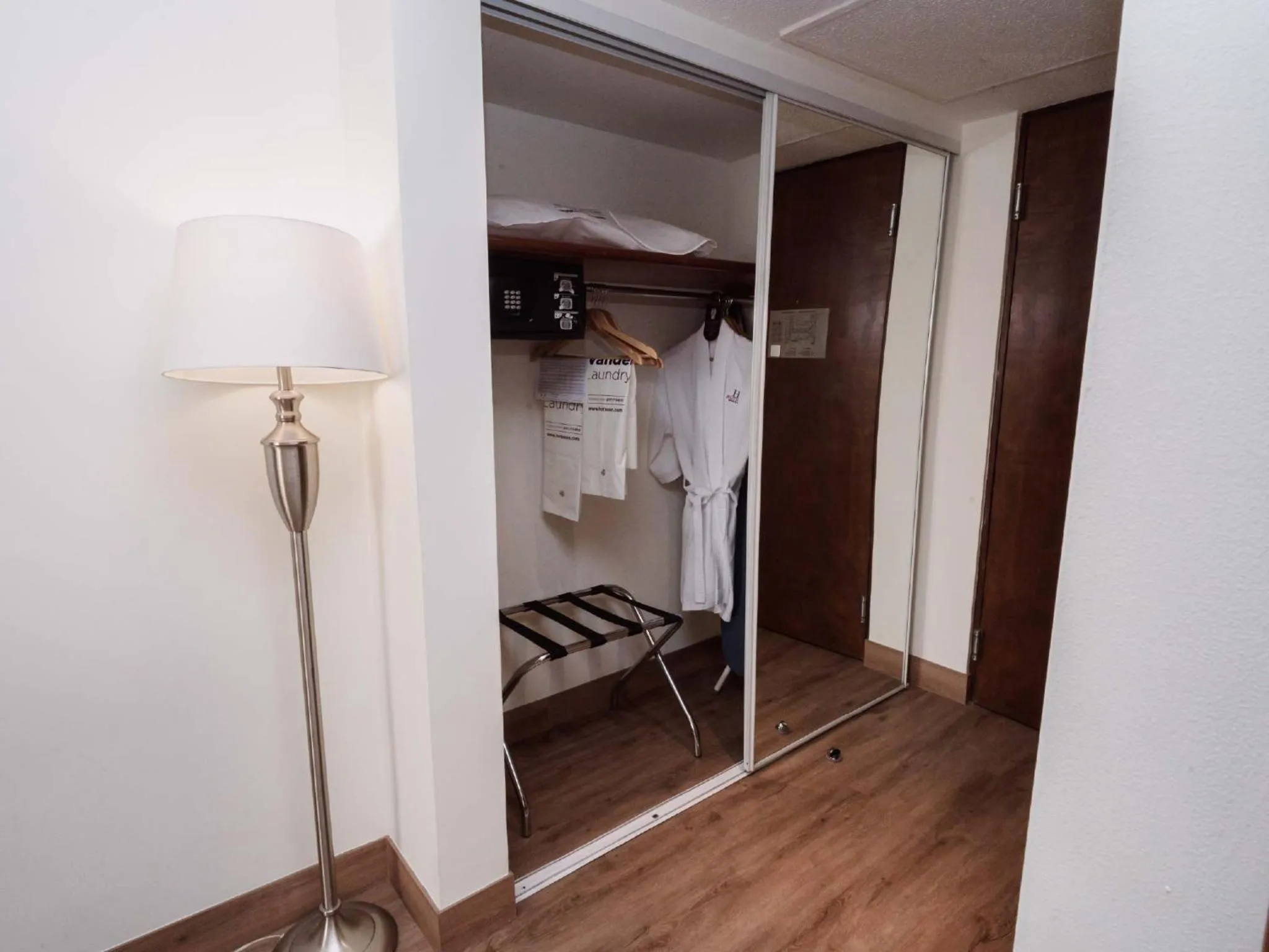 Photo of the whole room in HS HOTSSON Hotel Tampico