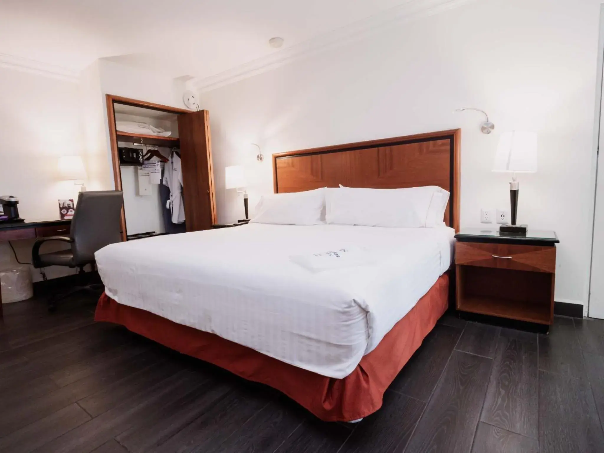 Deluxe Junior Suite in HS HOTSSON Hotel Tampico Deluxe Junior Suite in HS HOTSSON Hotel Tampico