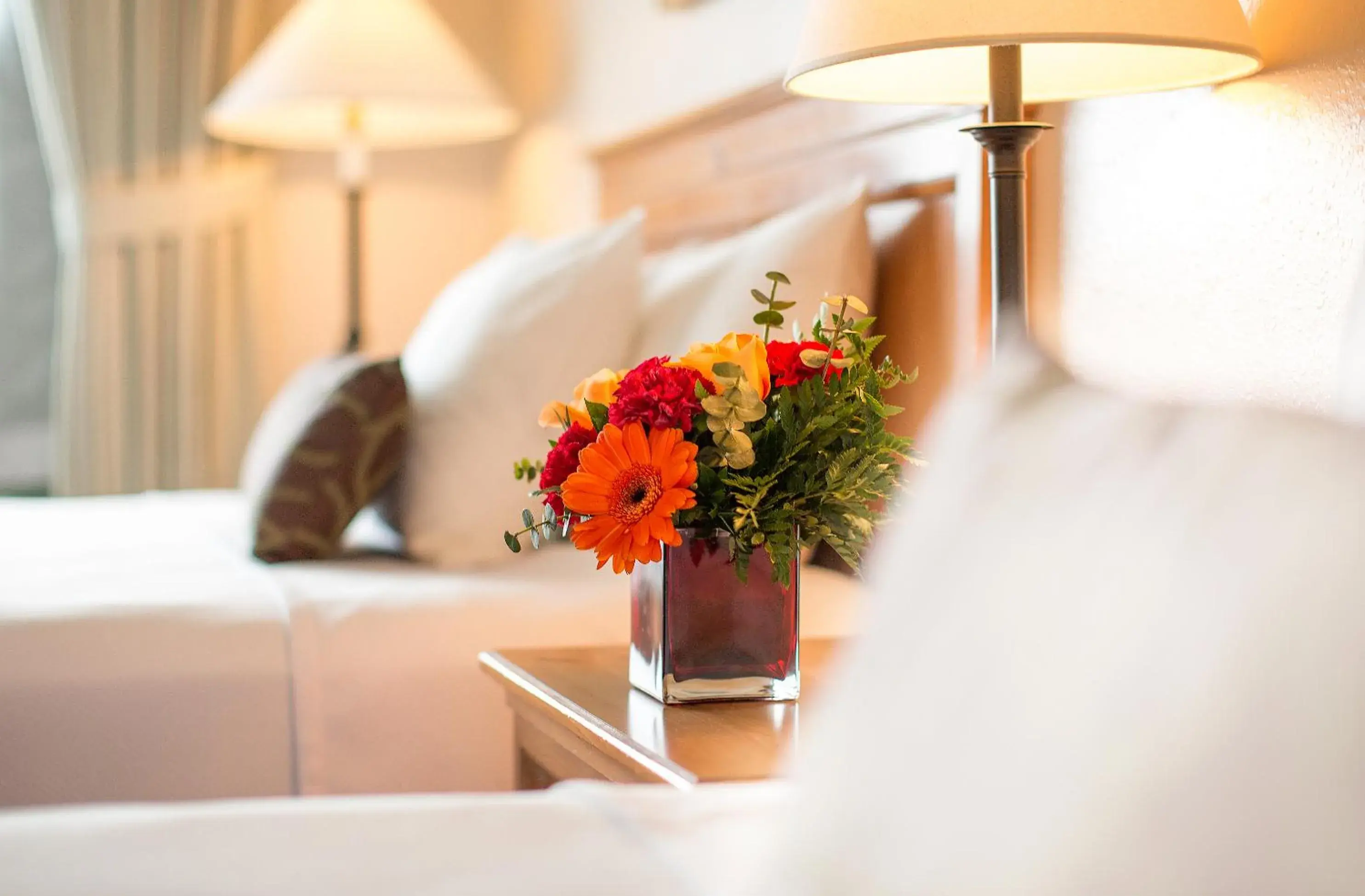 Decorative detail, Bed in Coast Inn at Lake Hood Decorative detail, Bed in Coast Inn at Lake Hood