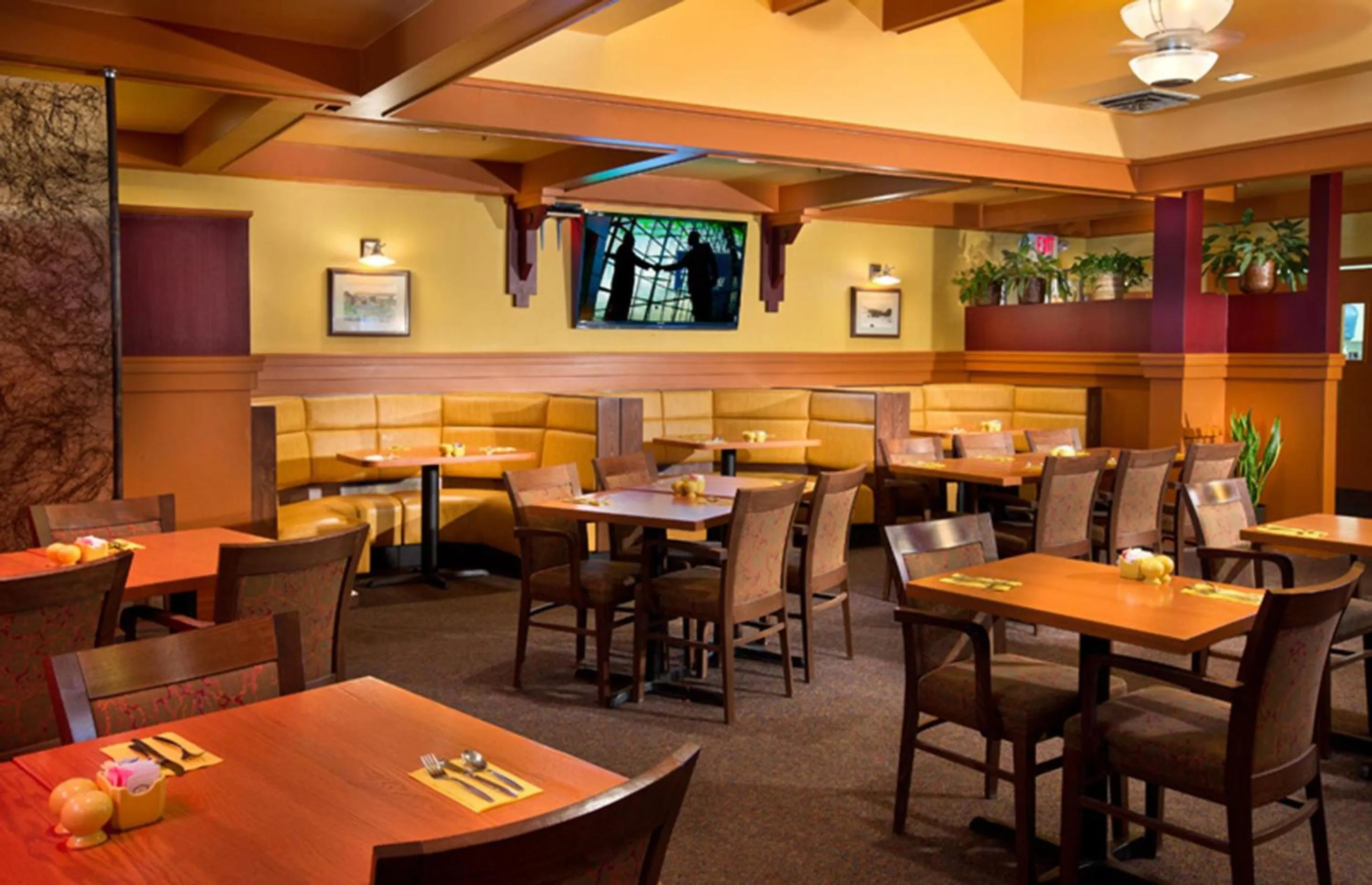 Restaurant/places to eat in Coast Inn at Lake Hood