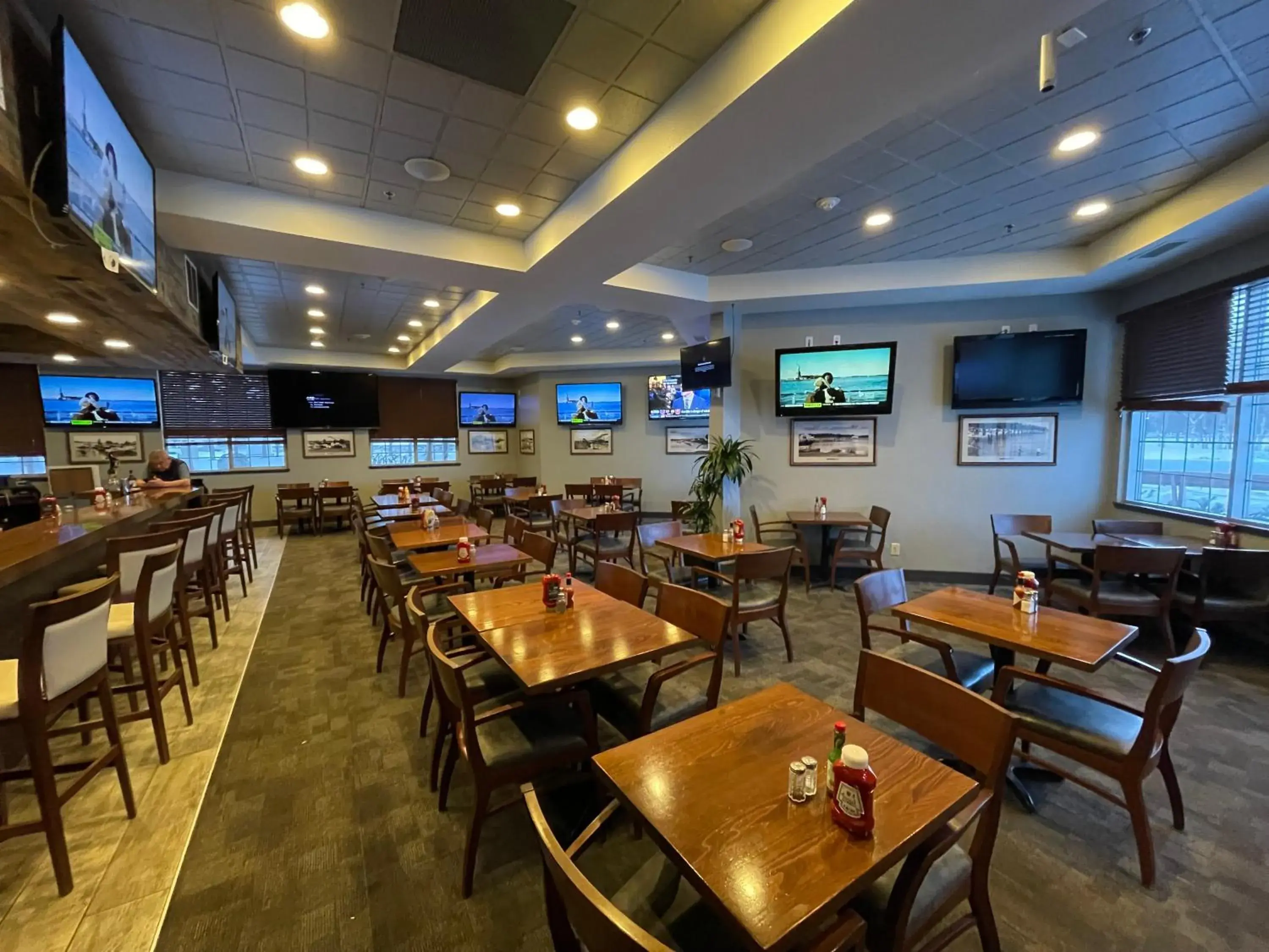 Restaurant/places to eat in Coast Inn at Lake Hood Restaurant/places to eat in Coast Inn at Lake Hood