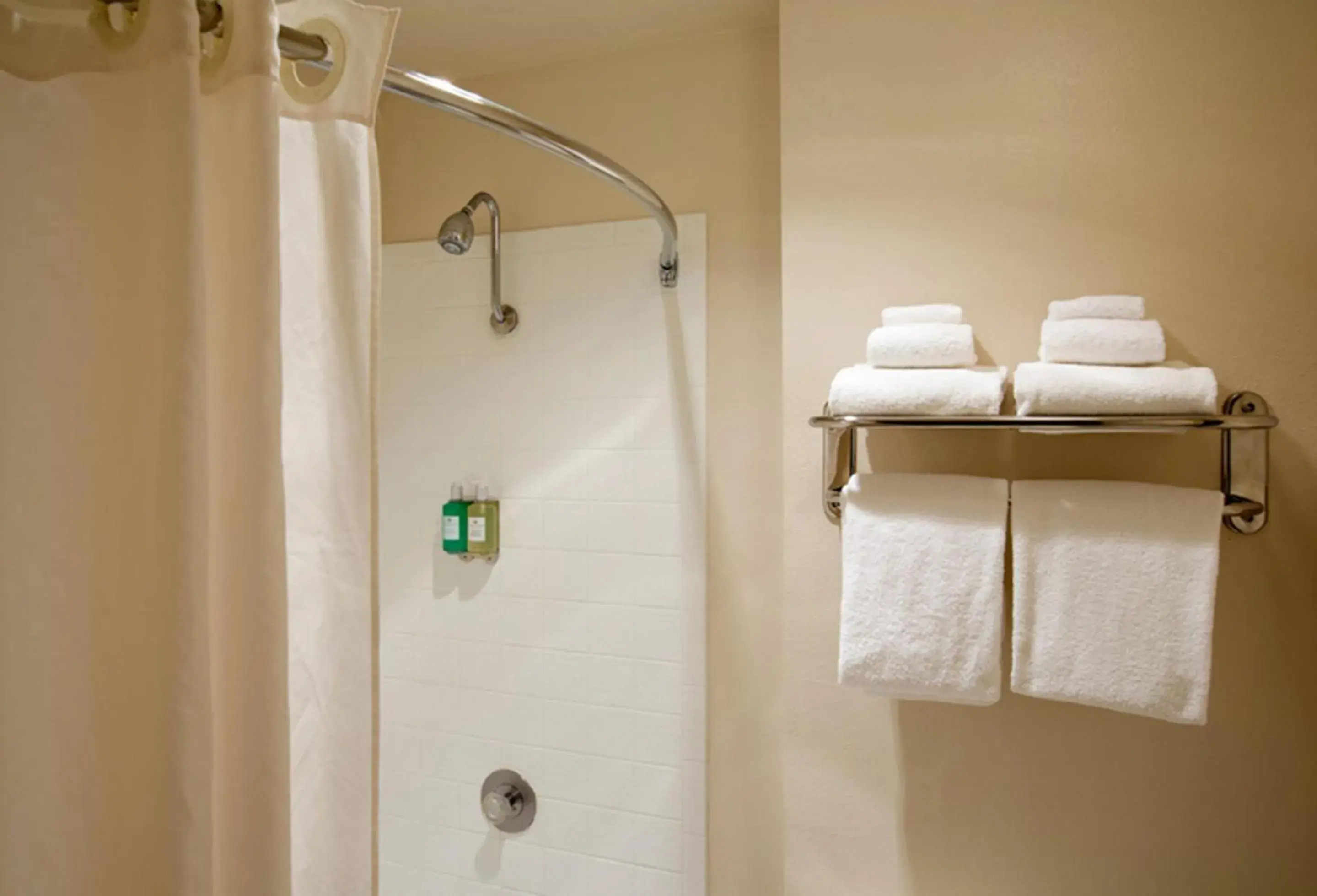 Superior King Suite in Coast Inn at Lake Hood Superior King Suite in Coast Inn at Lake Hood