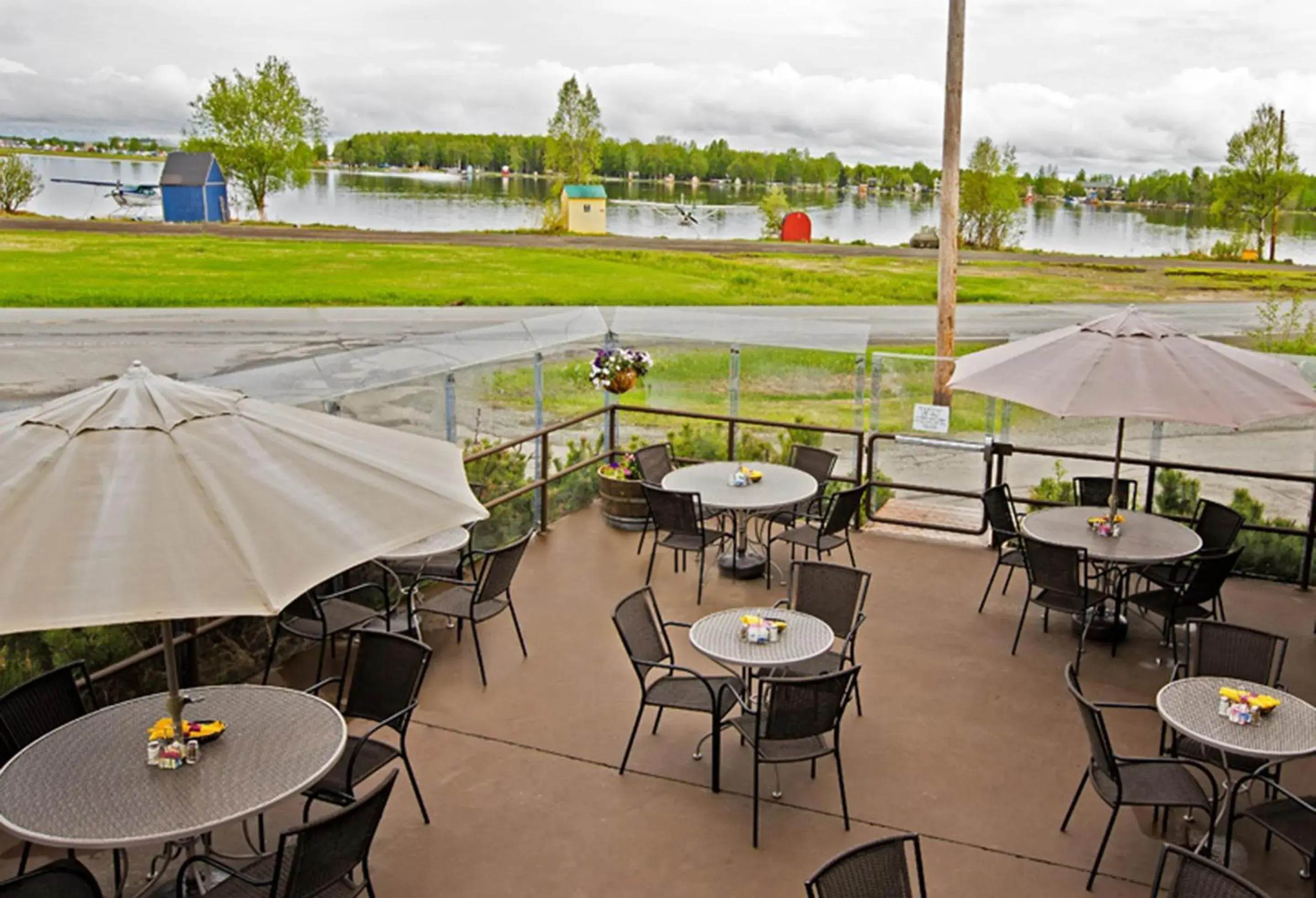 Restaurant/places to eat in Coast Inn at Lake Hood Restaurant/places to eat in Coast Inn at Lake Hood