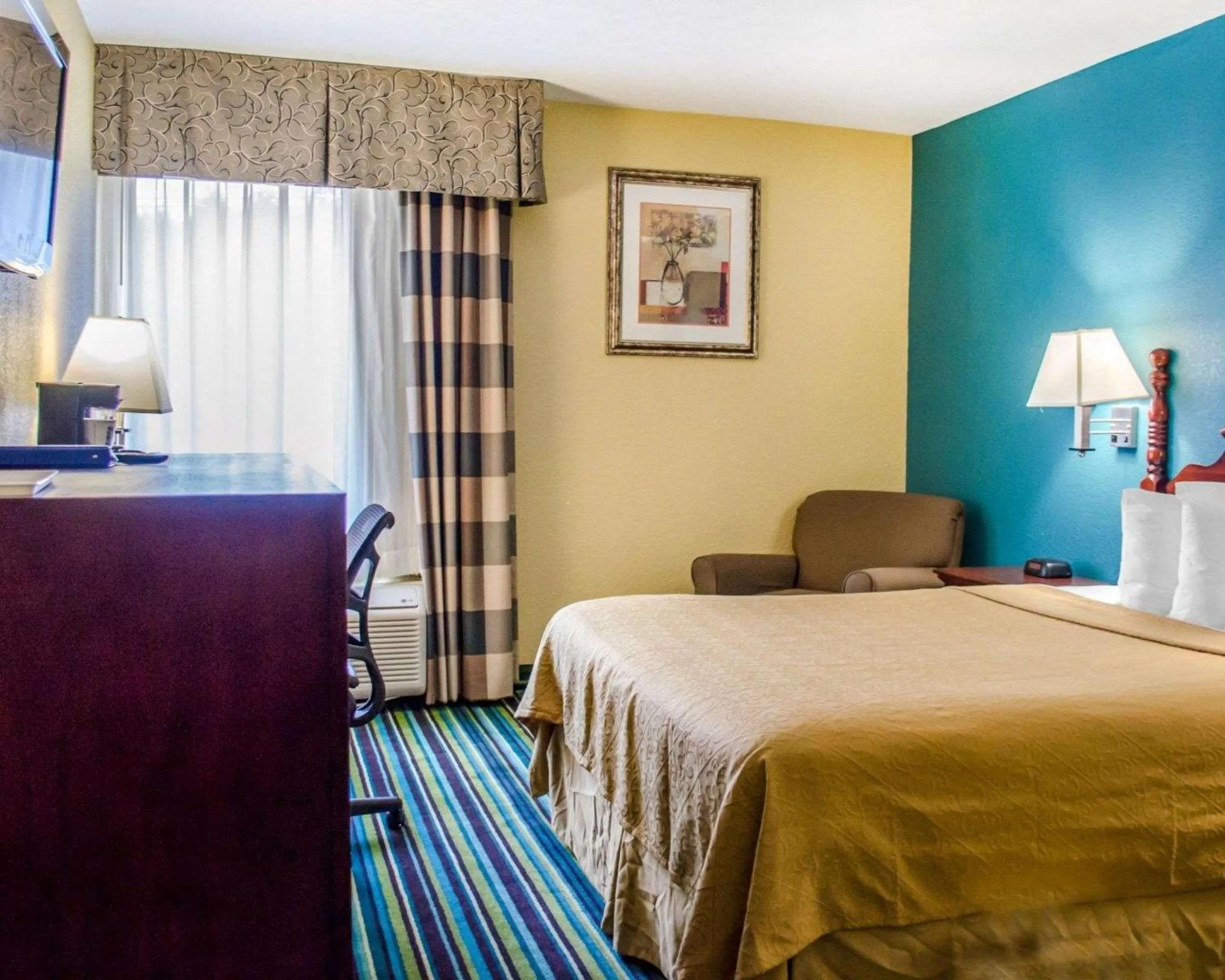 Bedroom, Bed in Quality Inn & Suites Medina - Akron West